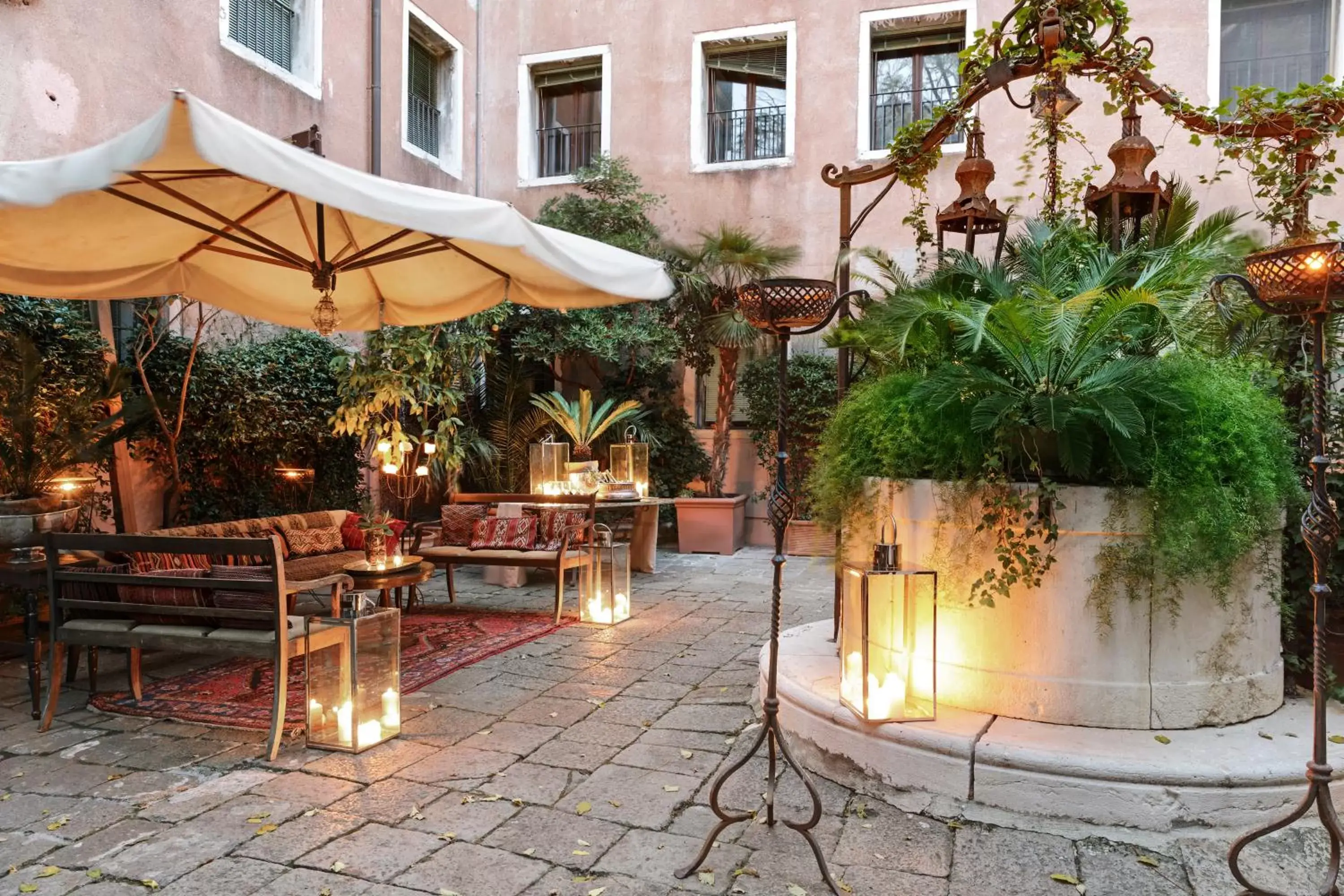 Patio in Hotel Metropole Venezia