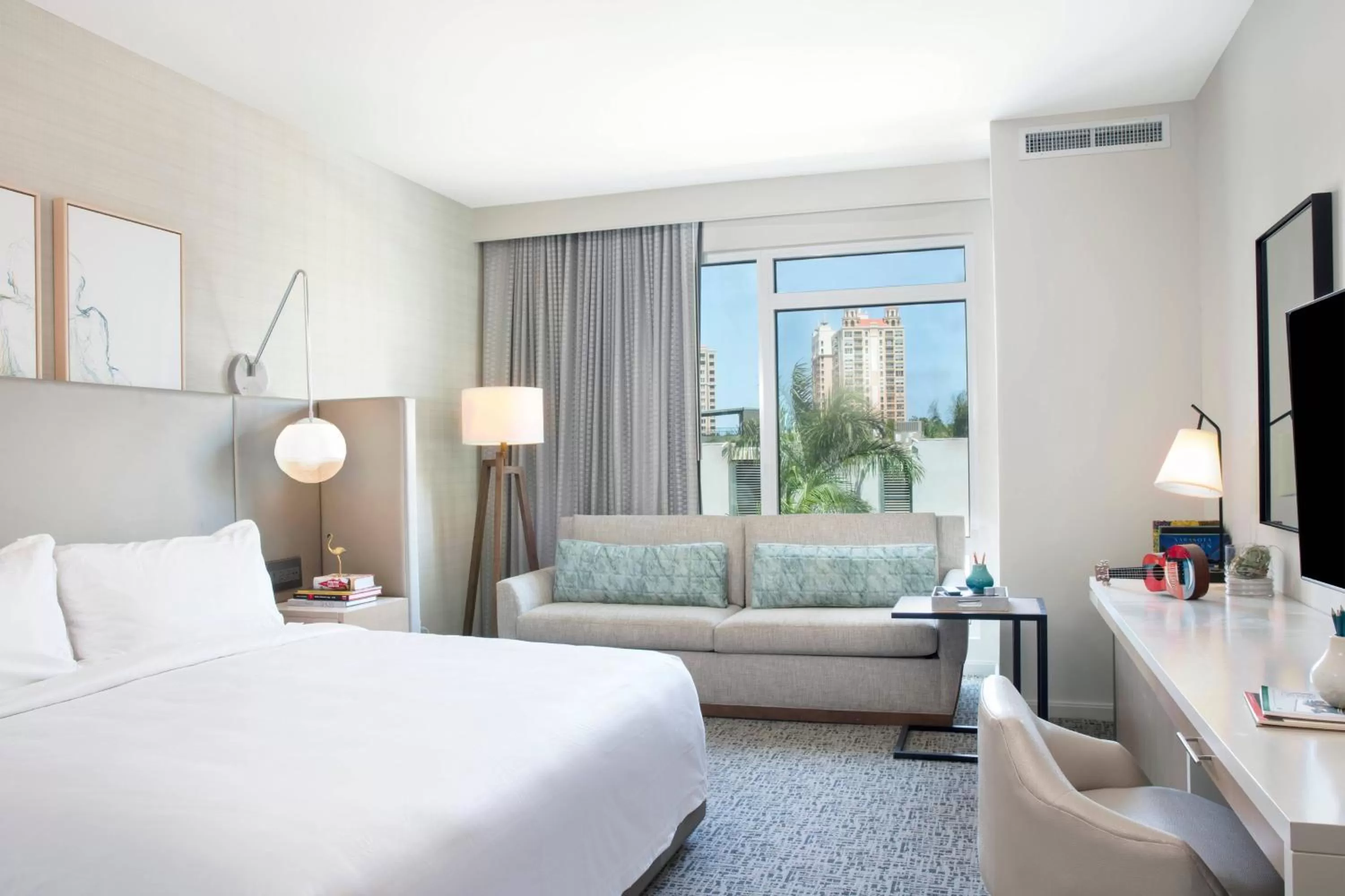 Photo of the whole room, Bed in Art Ovation Hotel, Autograph Collection