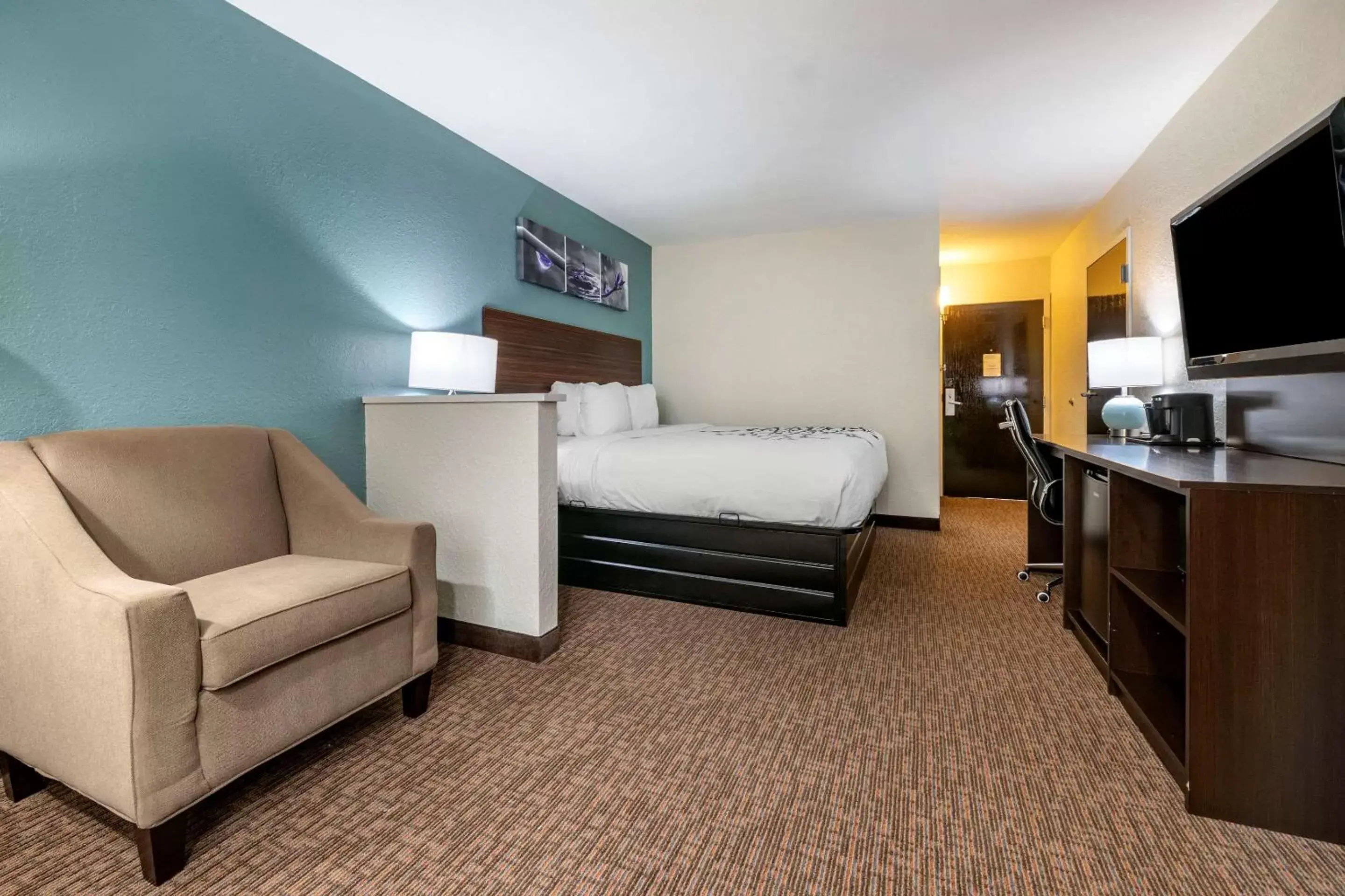 Bedroom, Seating Area in Sleep Inn Jacksonville Airport