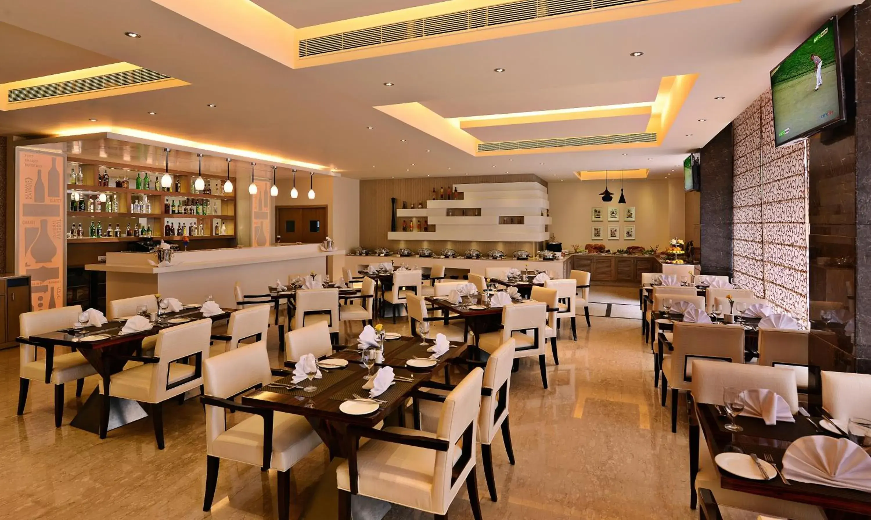 Restaurant/Places to Eat in Country Inn & Suites By Radisson Goa Panjim