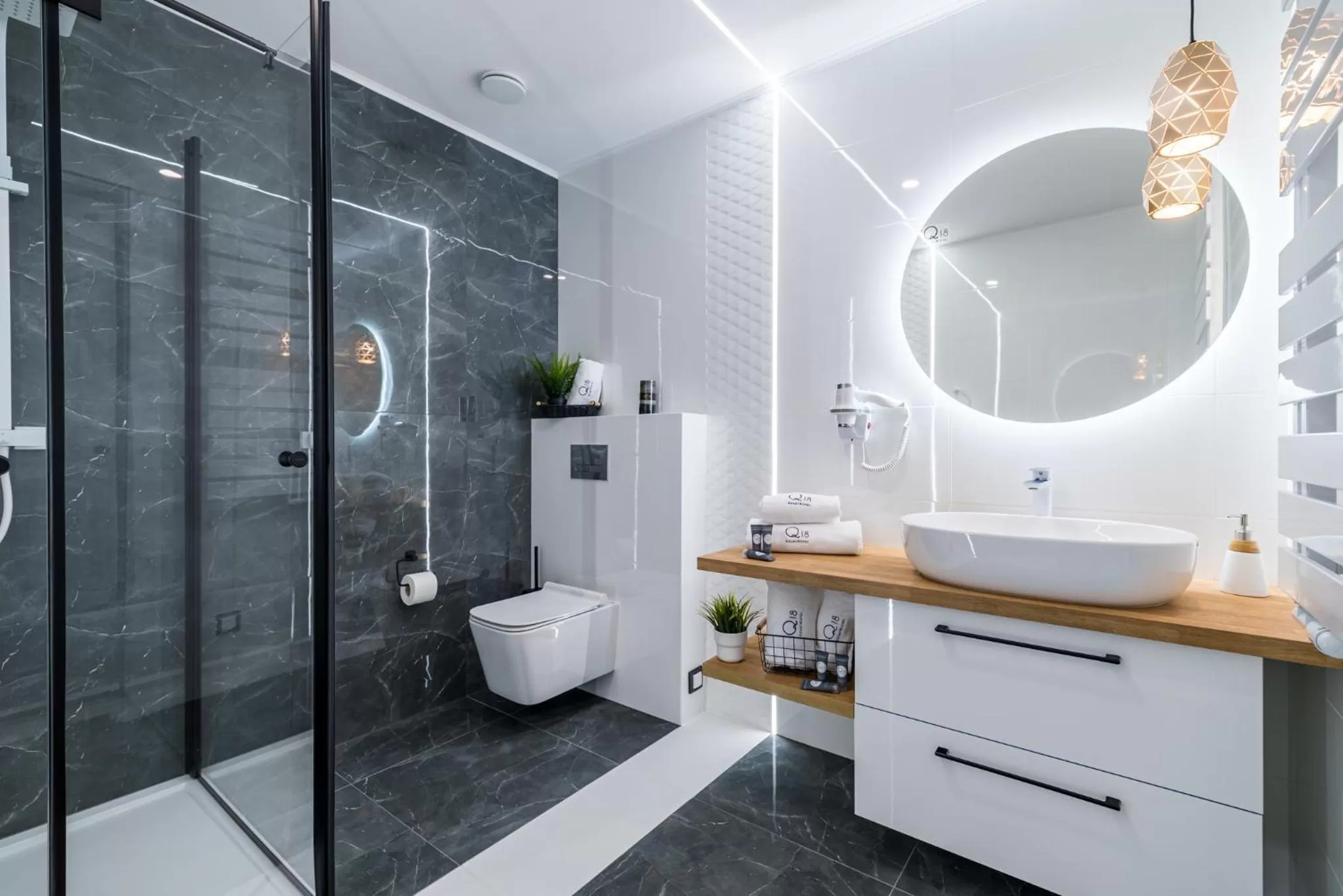 Shower in Q18 ApartHotel