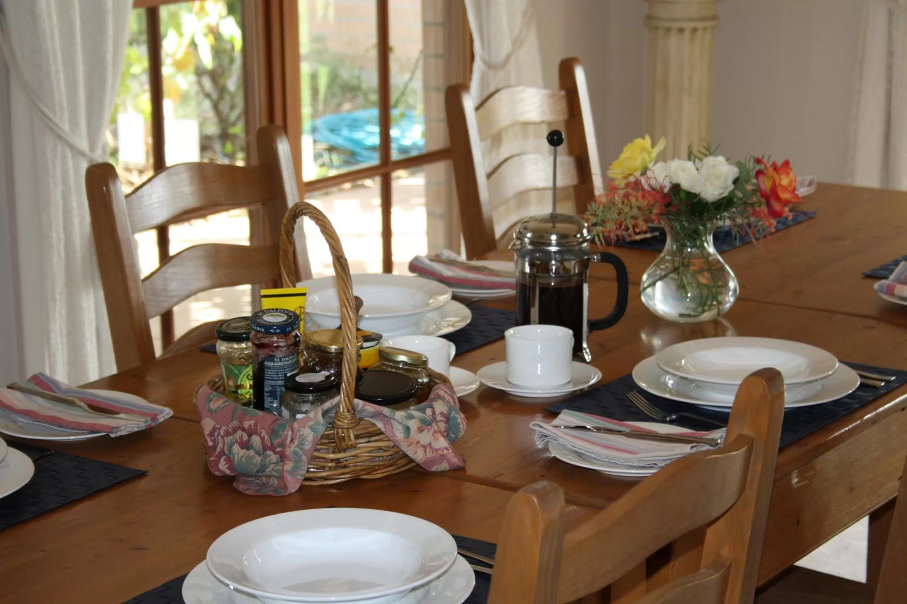 Communal lounge/ TV room in Strathearn Park Lodge