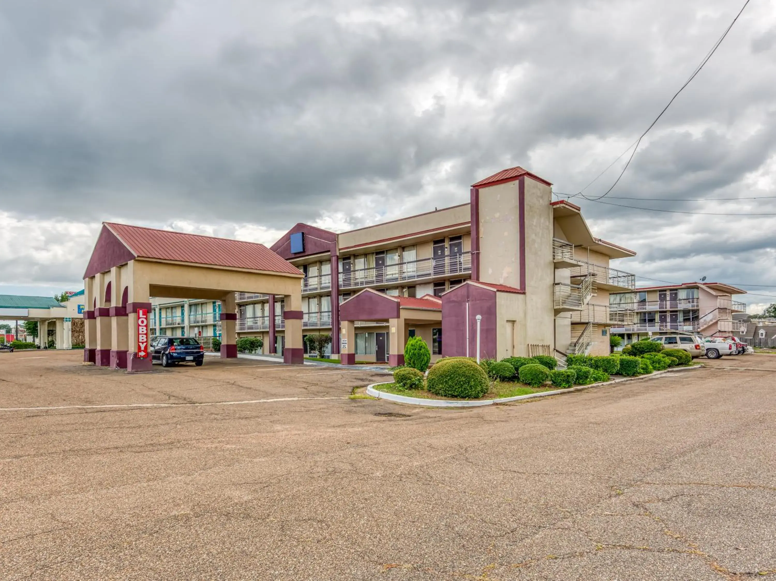 Facade/entrance, Property Building in OYO Hotel Jackson North I-55