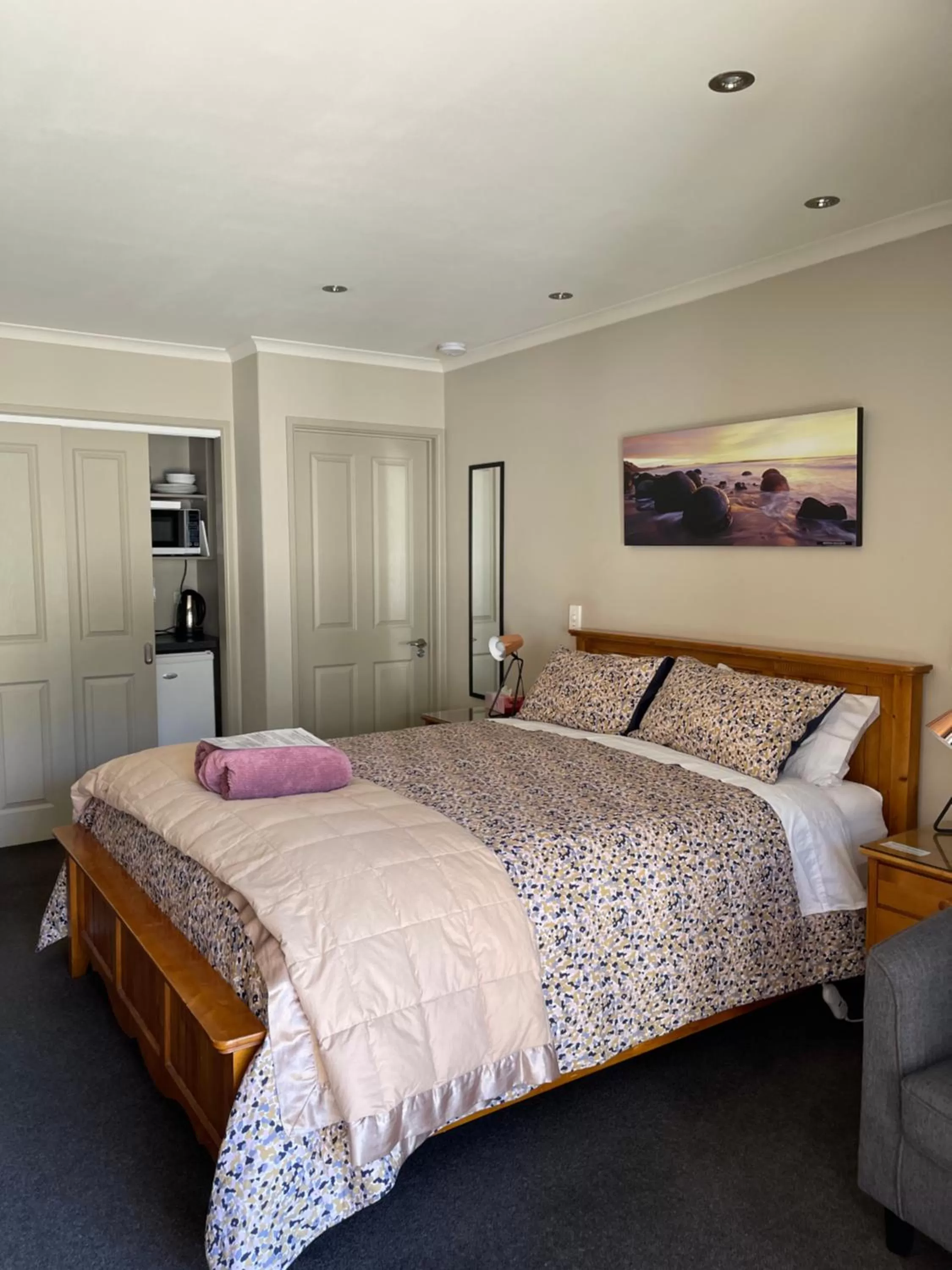 Bed in Cromwell Getaway