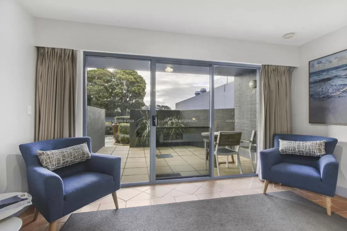 Balcony/Terrace, Seating Area in Bellevue On The Lakes