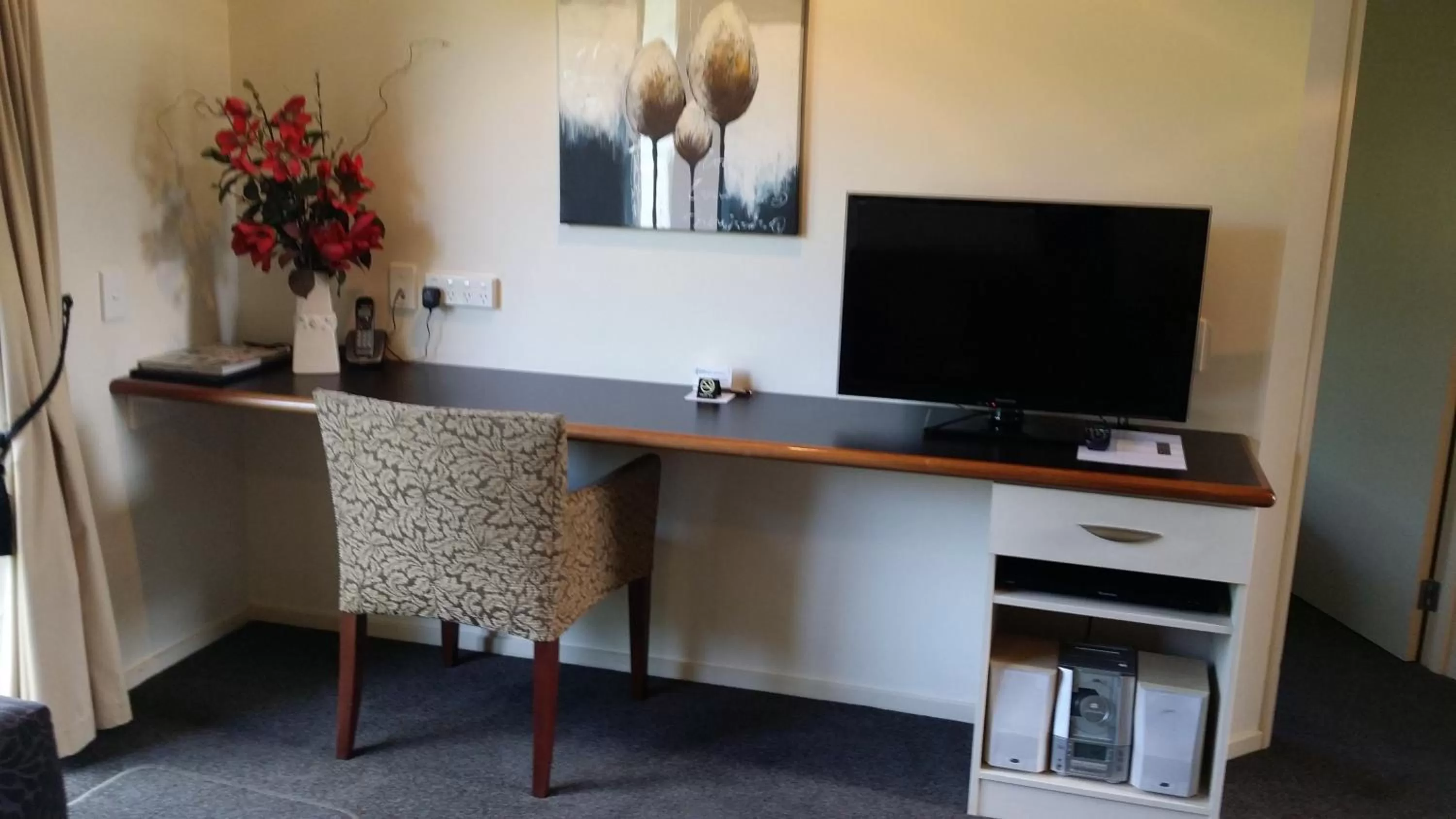 Communal lounge/ TV room in Cedar Grove Motor Lodge