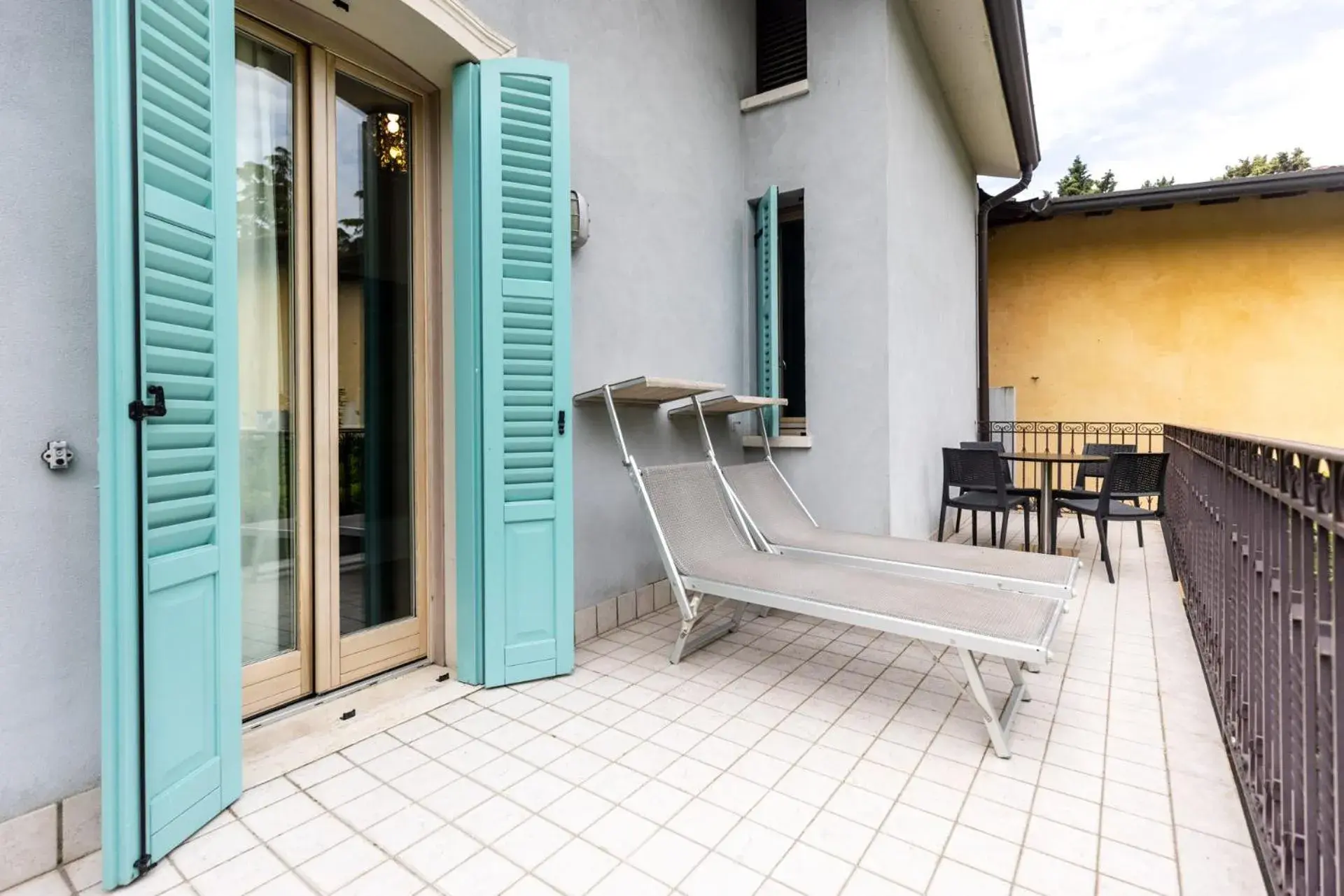 Balcony/Terrace in Mefuta Hotel