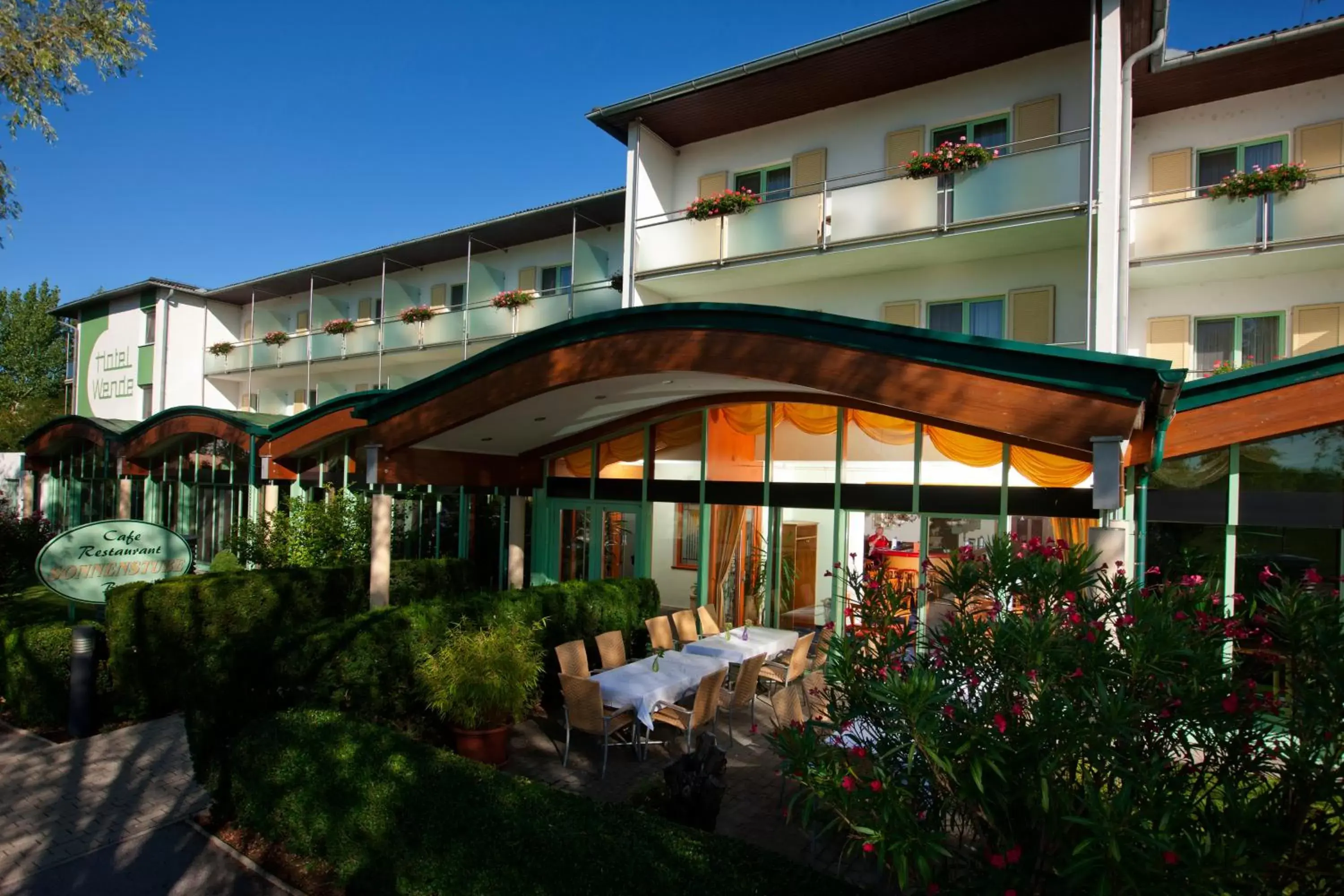 Facade/entrance, Property Building in Hotel Wende