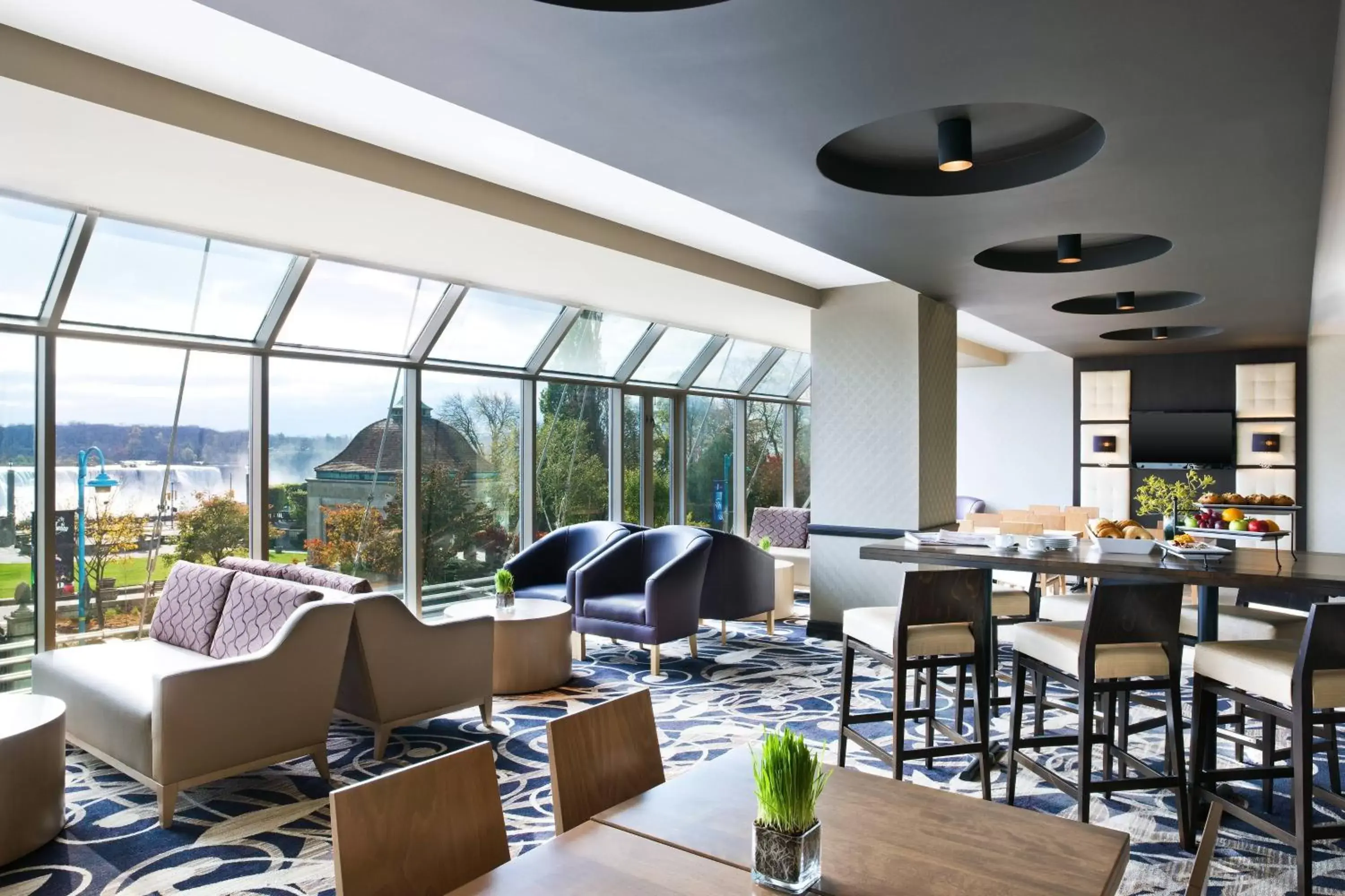 Lounge or bar, Restaurant/Places to Eat in Sheraton Fallsview Hotel