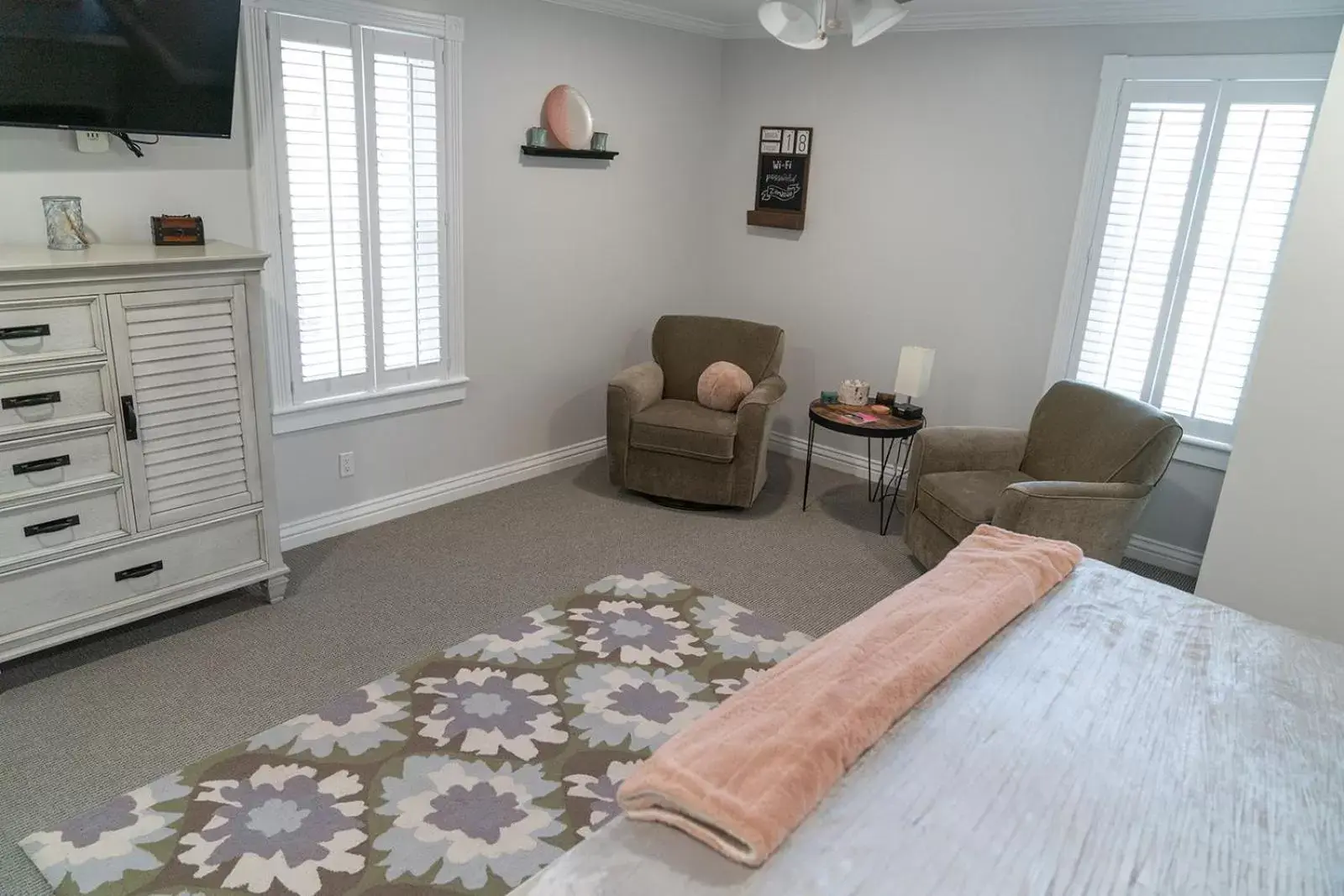 Seating Area in Tyler Inn at Zion