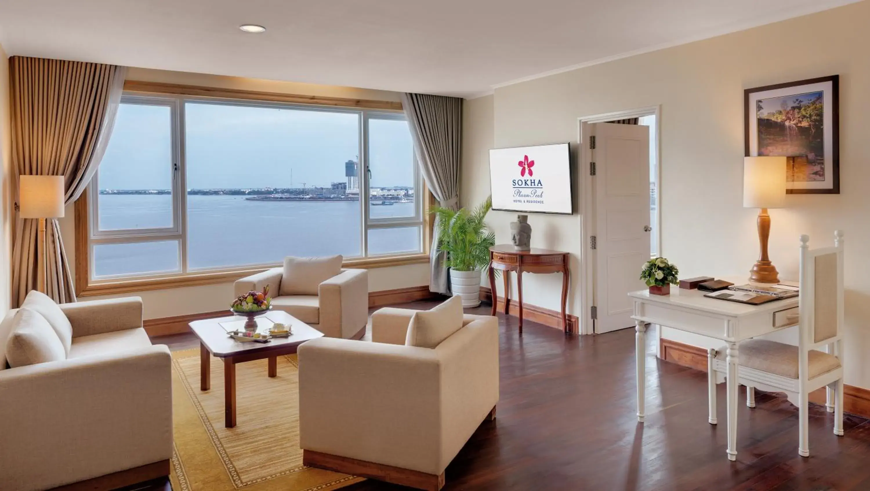 Living room, Seating Area in Sokha Phnom Penh Hotel