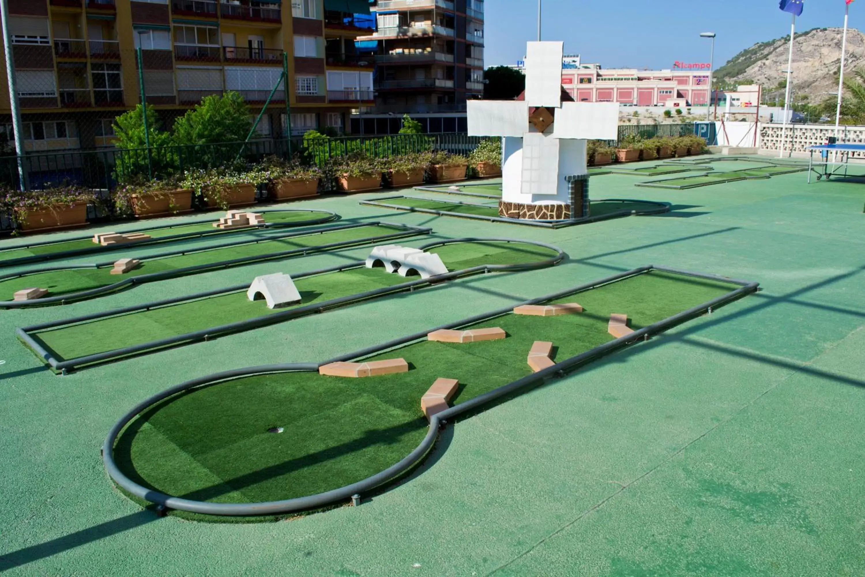 Minigolf in Hotel Maya Alicante