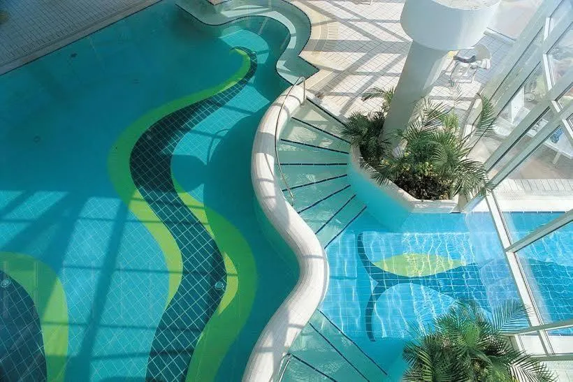 Swimming pool in Hotel Savoy