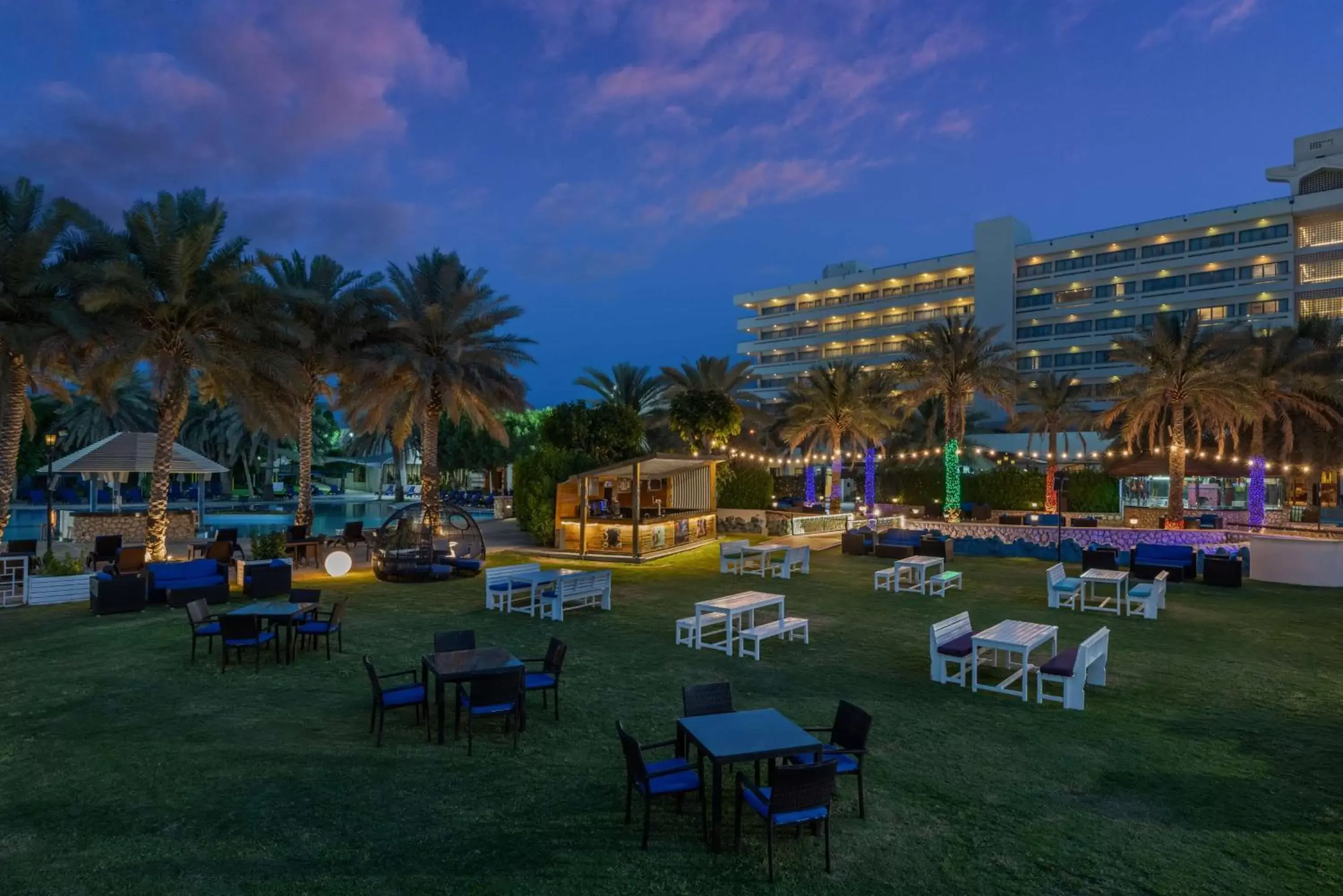 Restaurant/places to eat in Radisson Blu Hotel & Resort, Al Ain