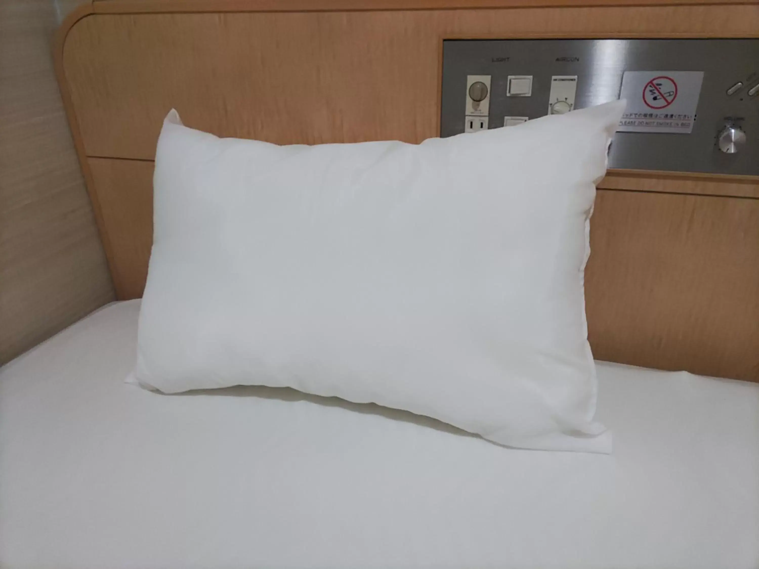 Decorative detail, Bed in Kenchomae Green Hotel Decorative detail, Bed in Kenchomae Green Hotel