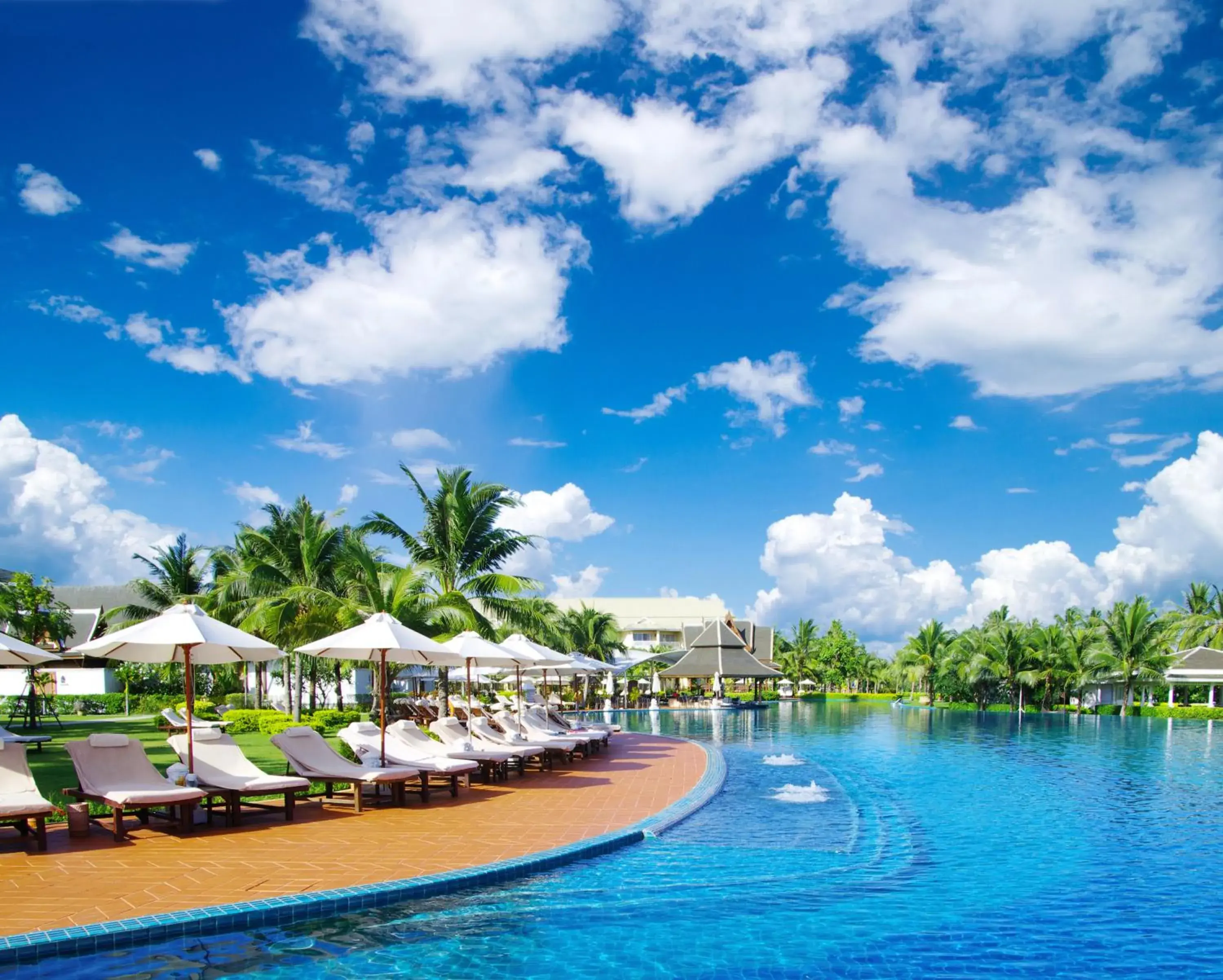 Swimming pool in Sofitel Krabi Phokeethra Golf and Spa Resort