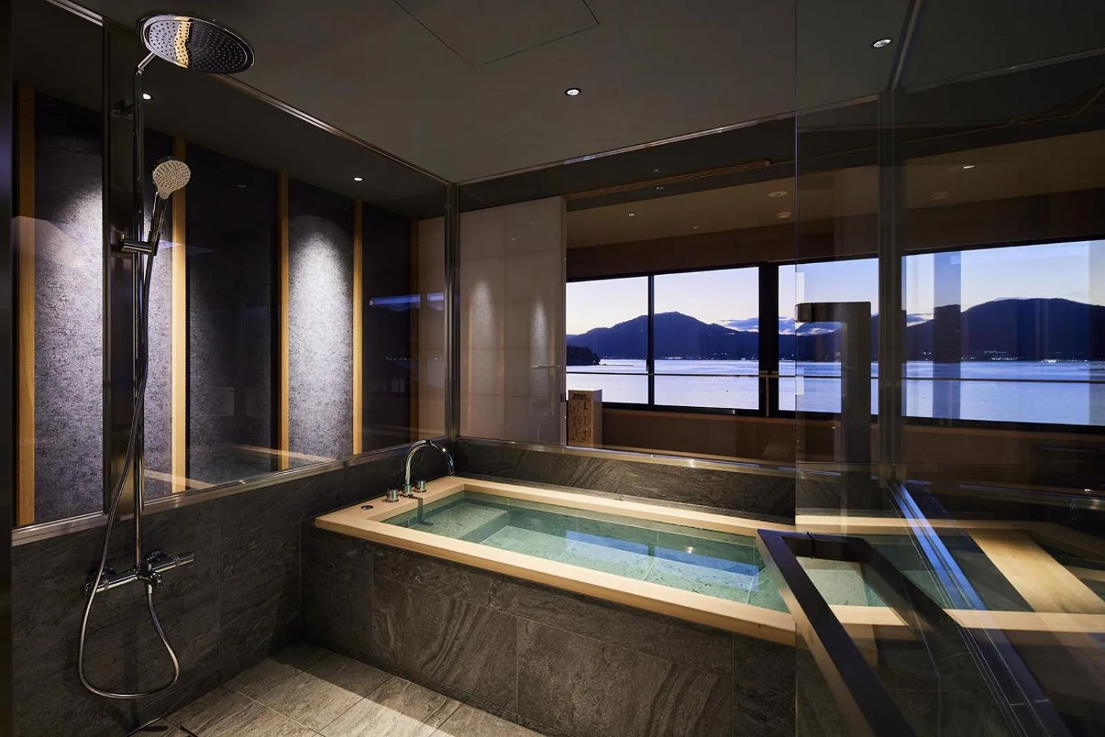 Hot Tub in 厳島いろは