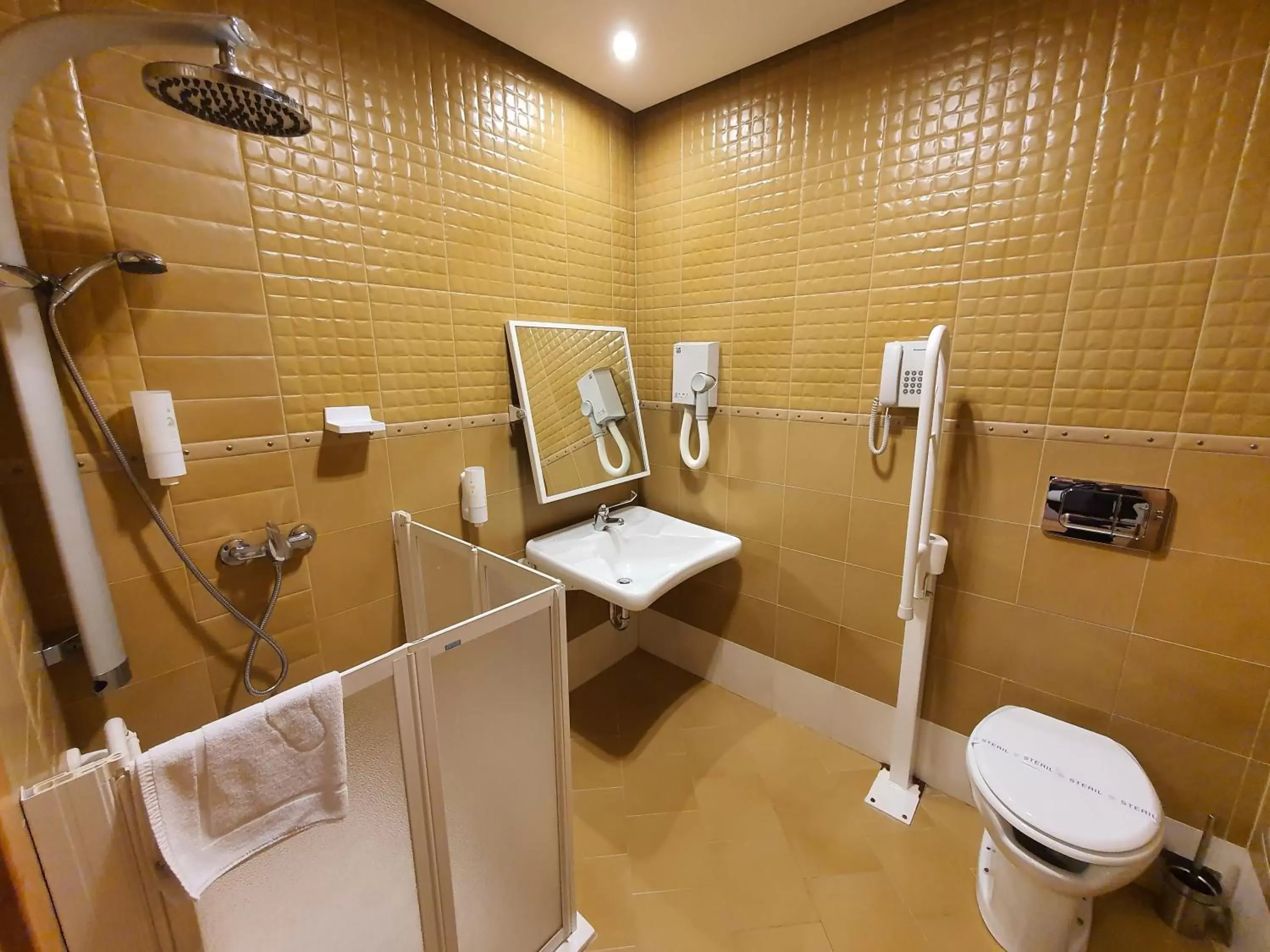 Bathroom in Hotel Sunny Hill