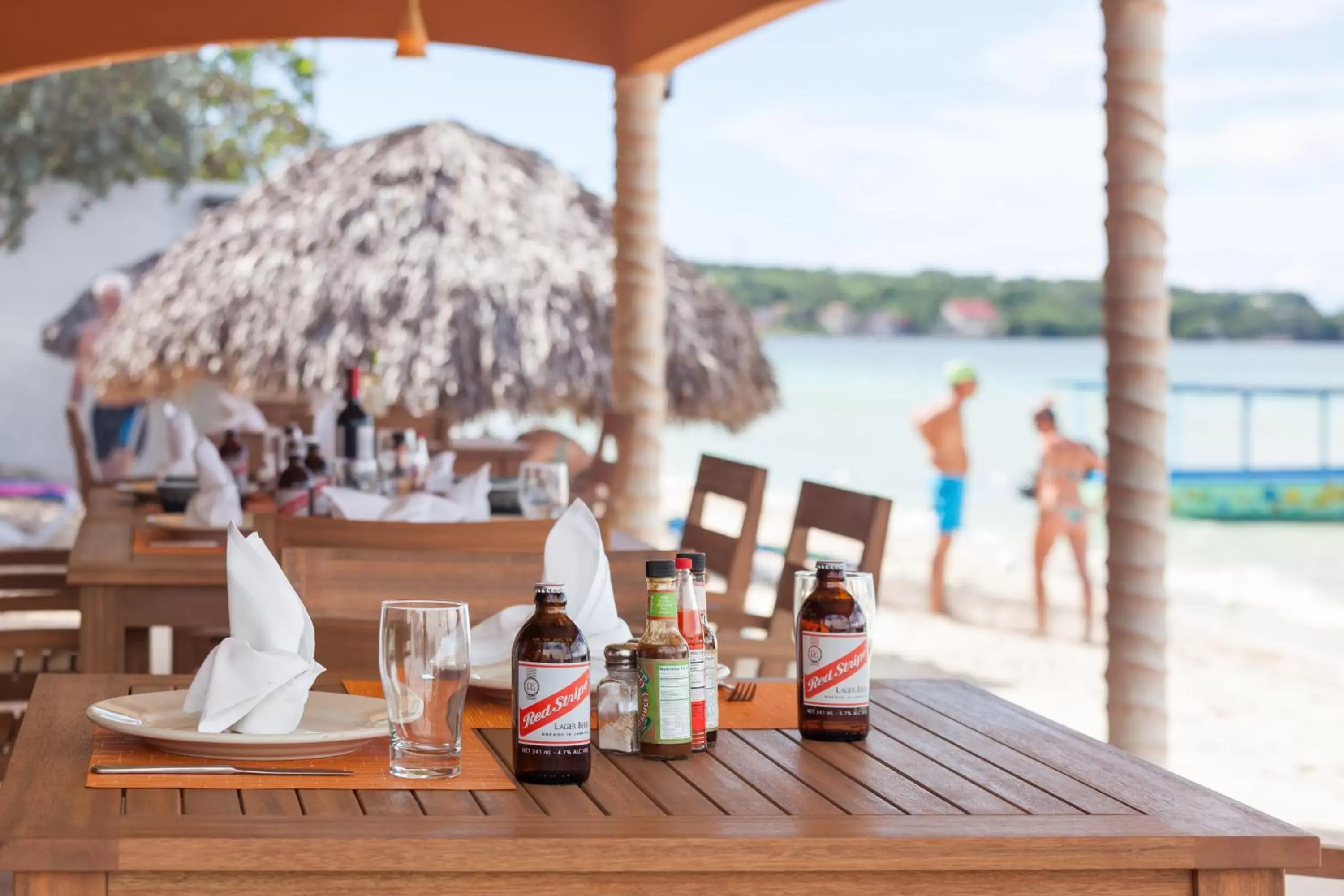 Restaurant/Places to Eat in Beach House Condos, Negril