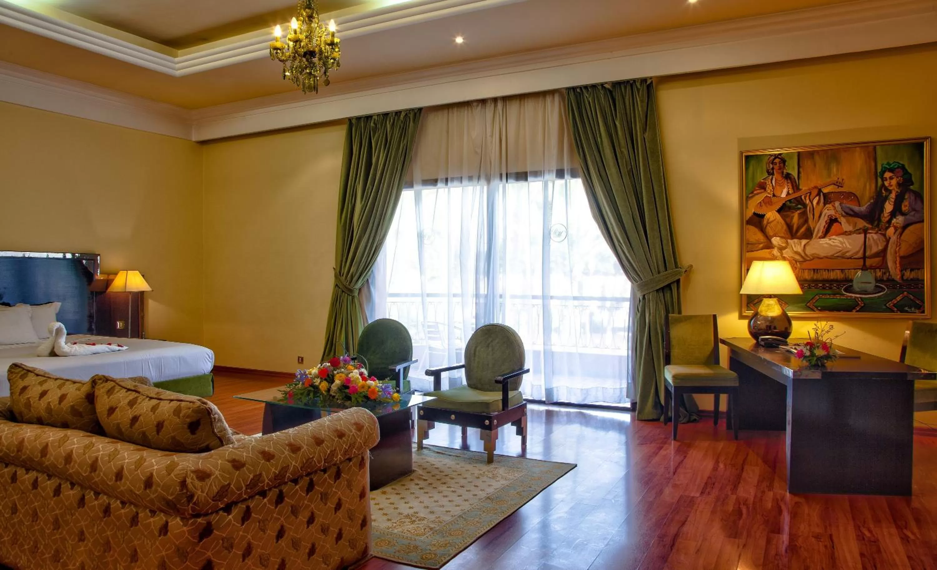 TV and multimedia, Bed in Royal Mirage Deluxe