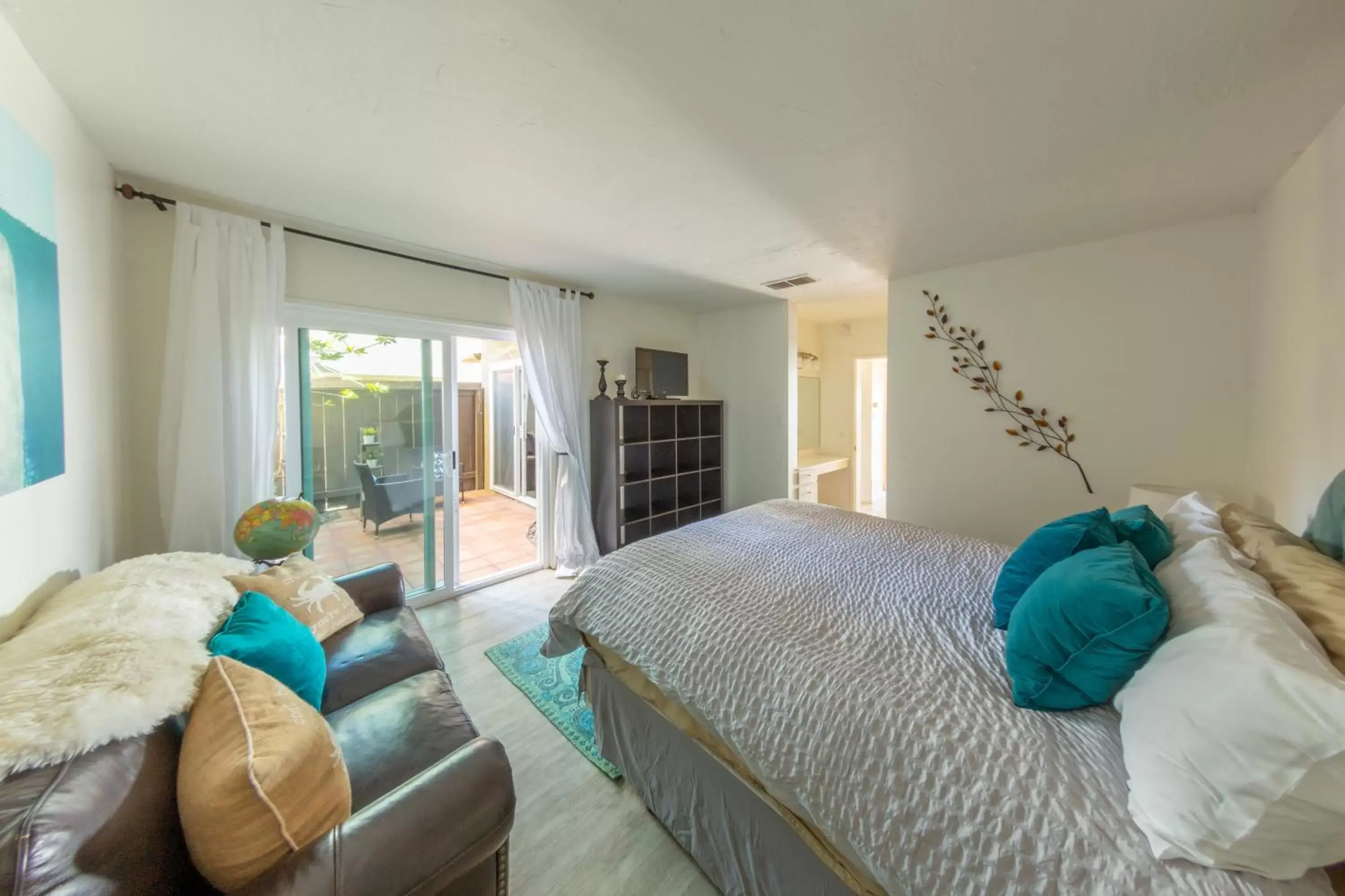 Patio, Bed in Beachwalk Villas