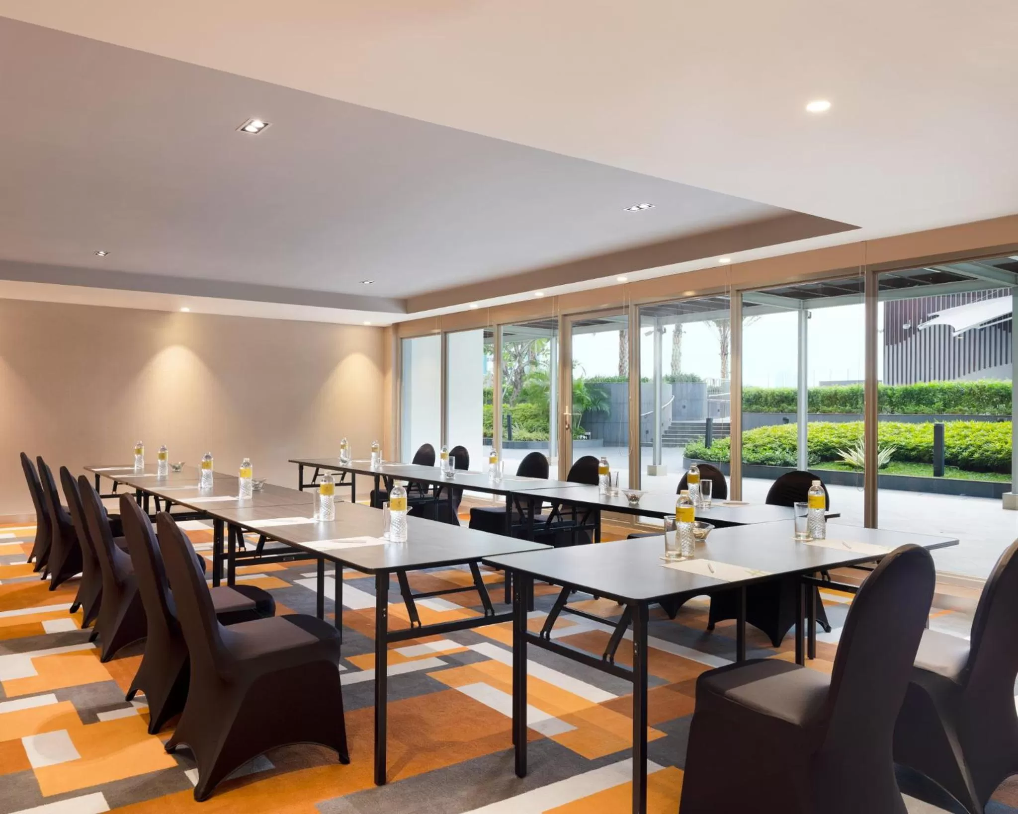 Meeting/conference room in Holiday Inn & Suites Jakarta Gajah Mada by IHG