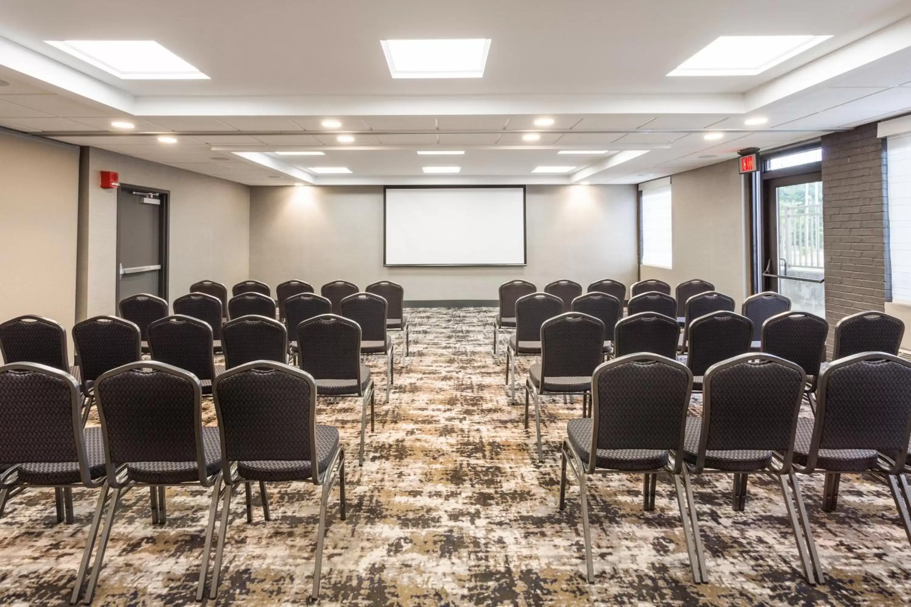 Meeting/conference room in Holiday Inn Roanoke Airport - Conference CTR, an IHG Hotel