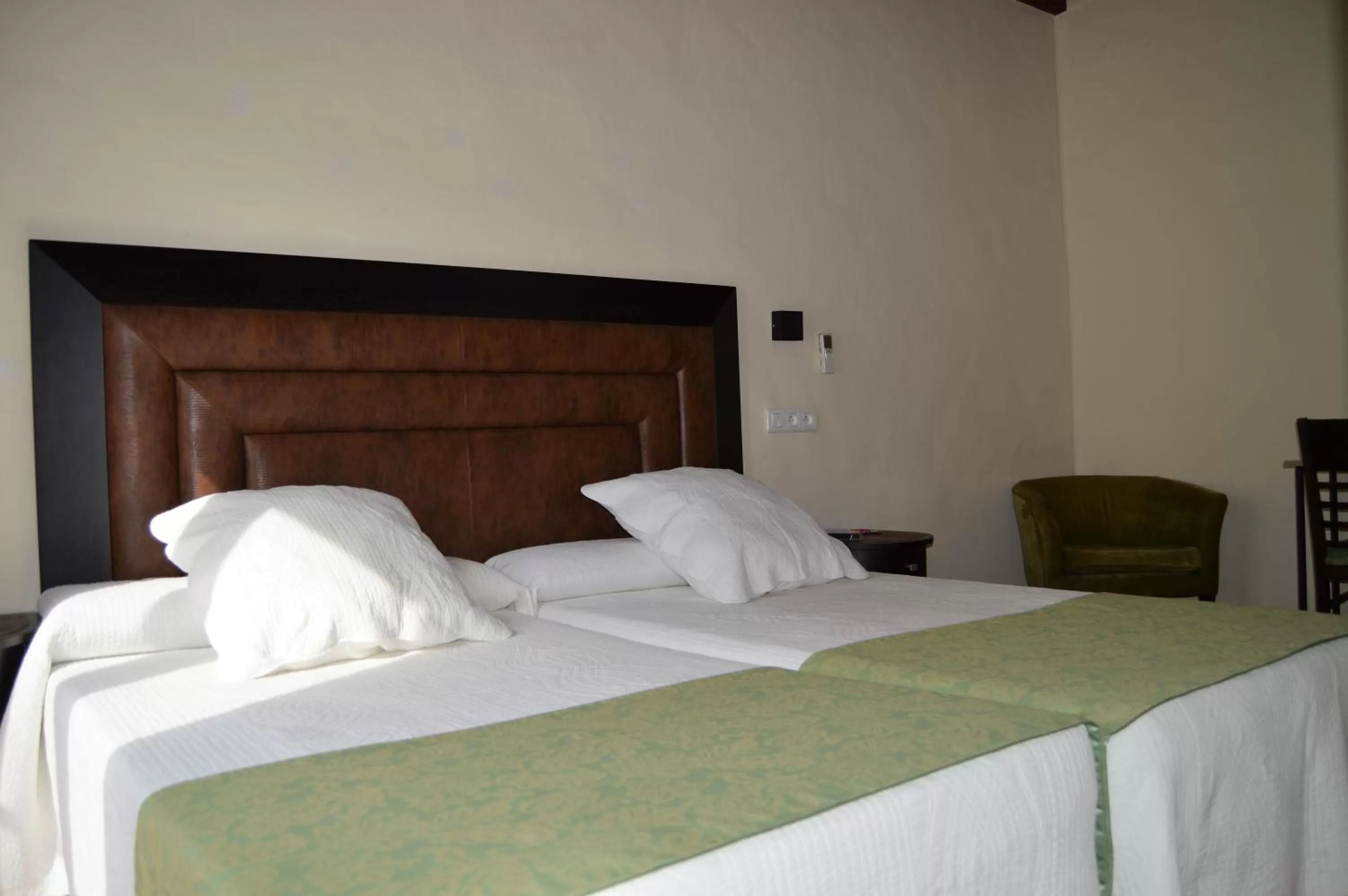 Bed in Apartamentos Turísticos - Hostal Los Alisos