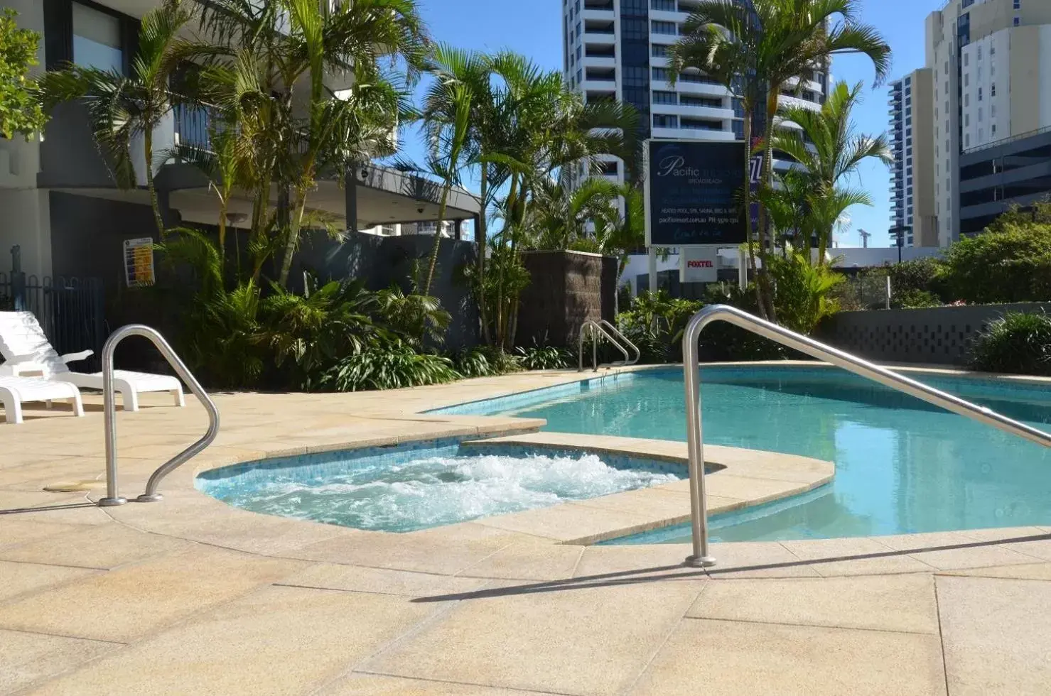 Area and facilities, Swimming Pool in Broadbeach Pacific Resort
