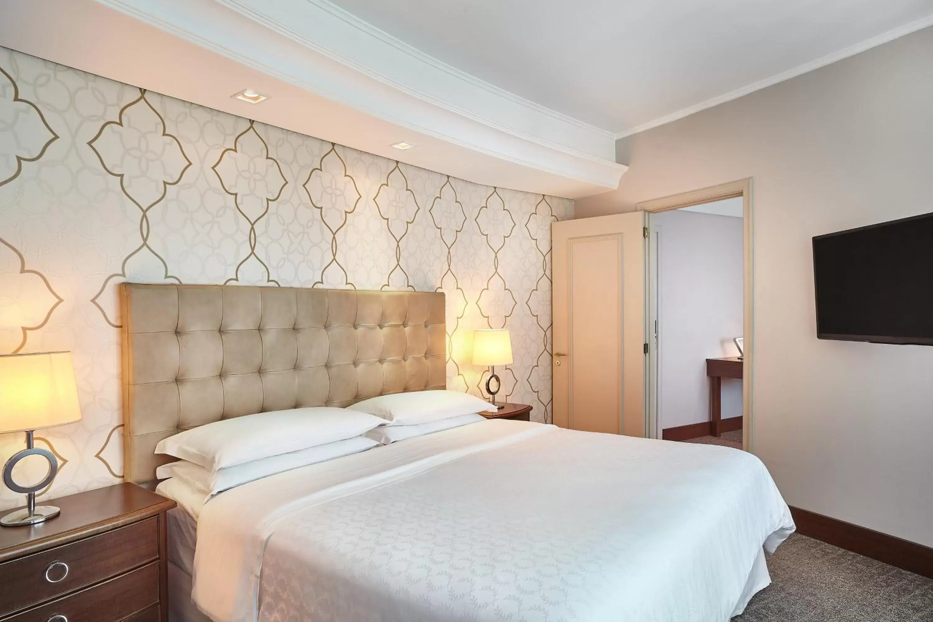 Photo of the whole room, Bed in Hilton Porto Alegre, Brazil