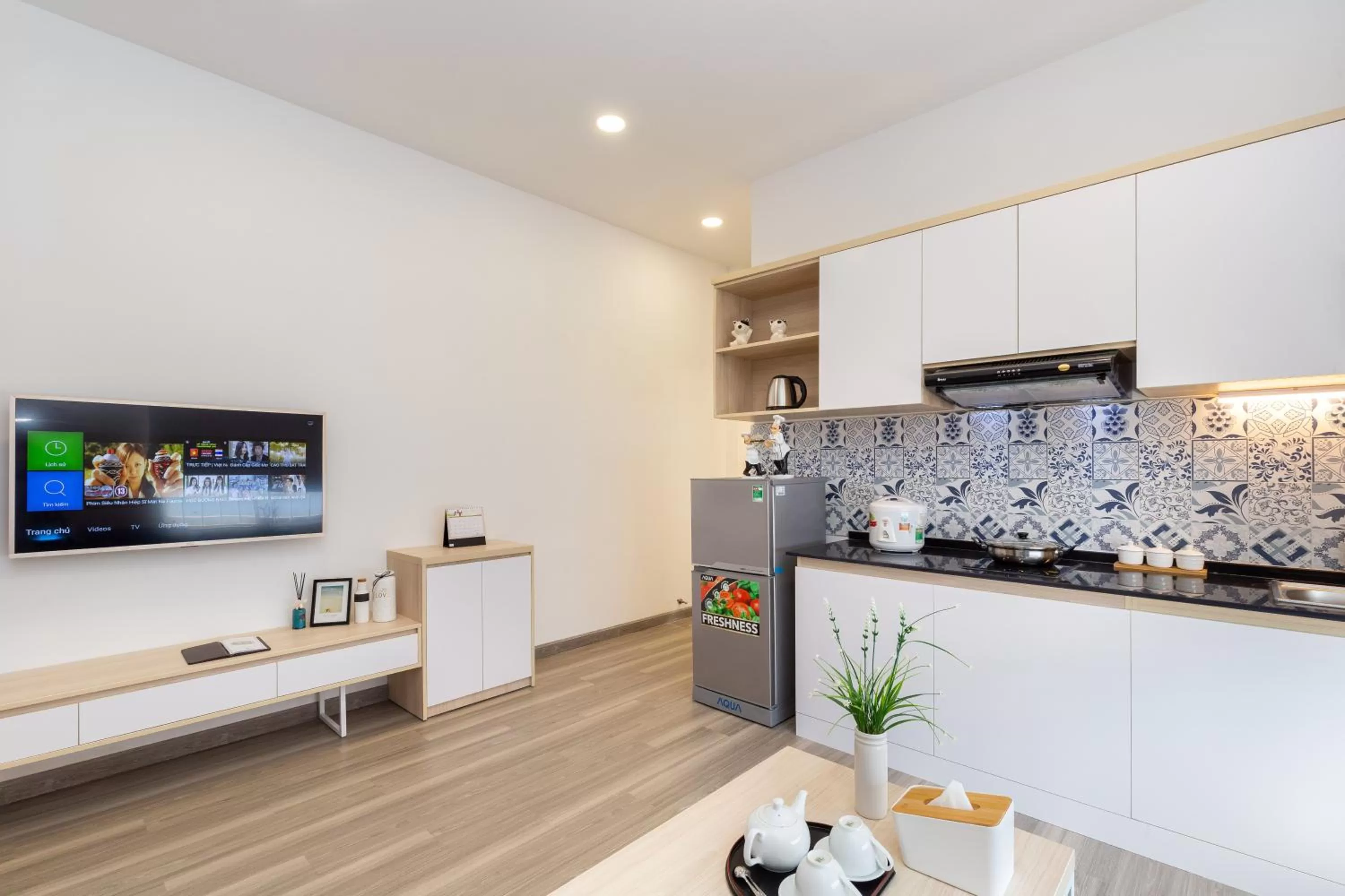 Kitchen or kitchenette in Spotlight Hotel