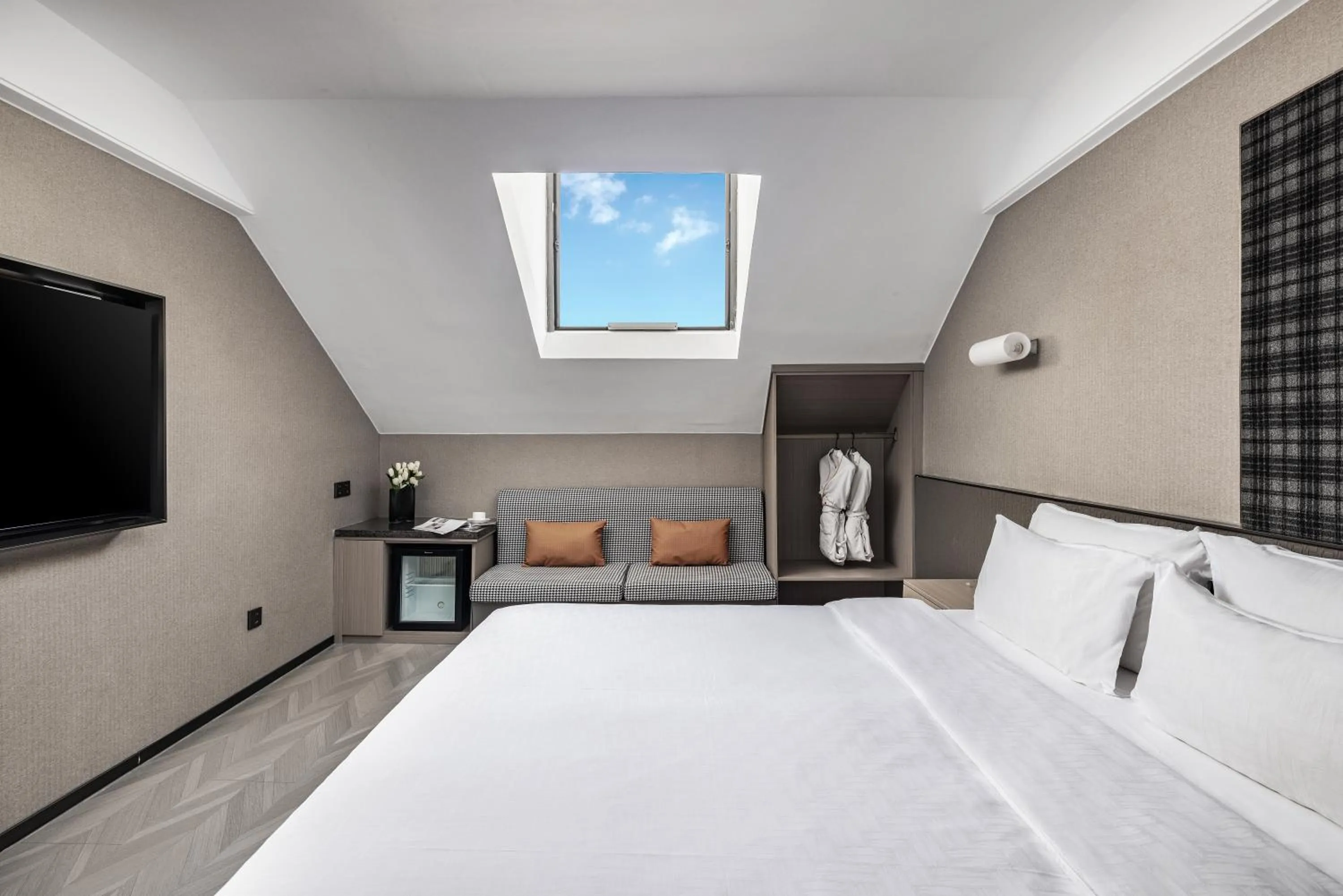 Photo of the whole room, Bed in Bali Yating Hotel