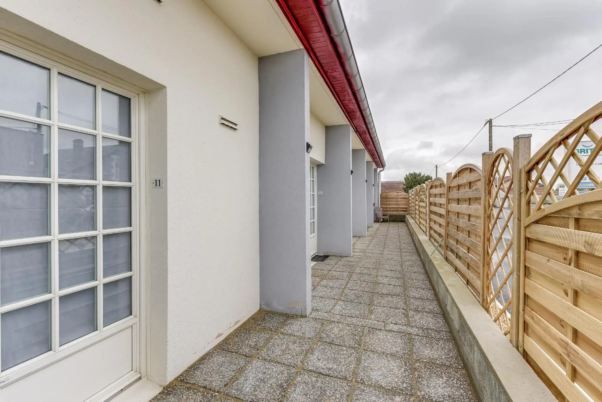 Balcony/Terrace in The Originals Access, Hotel Thouars