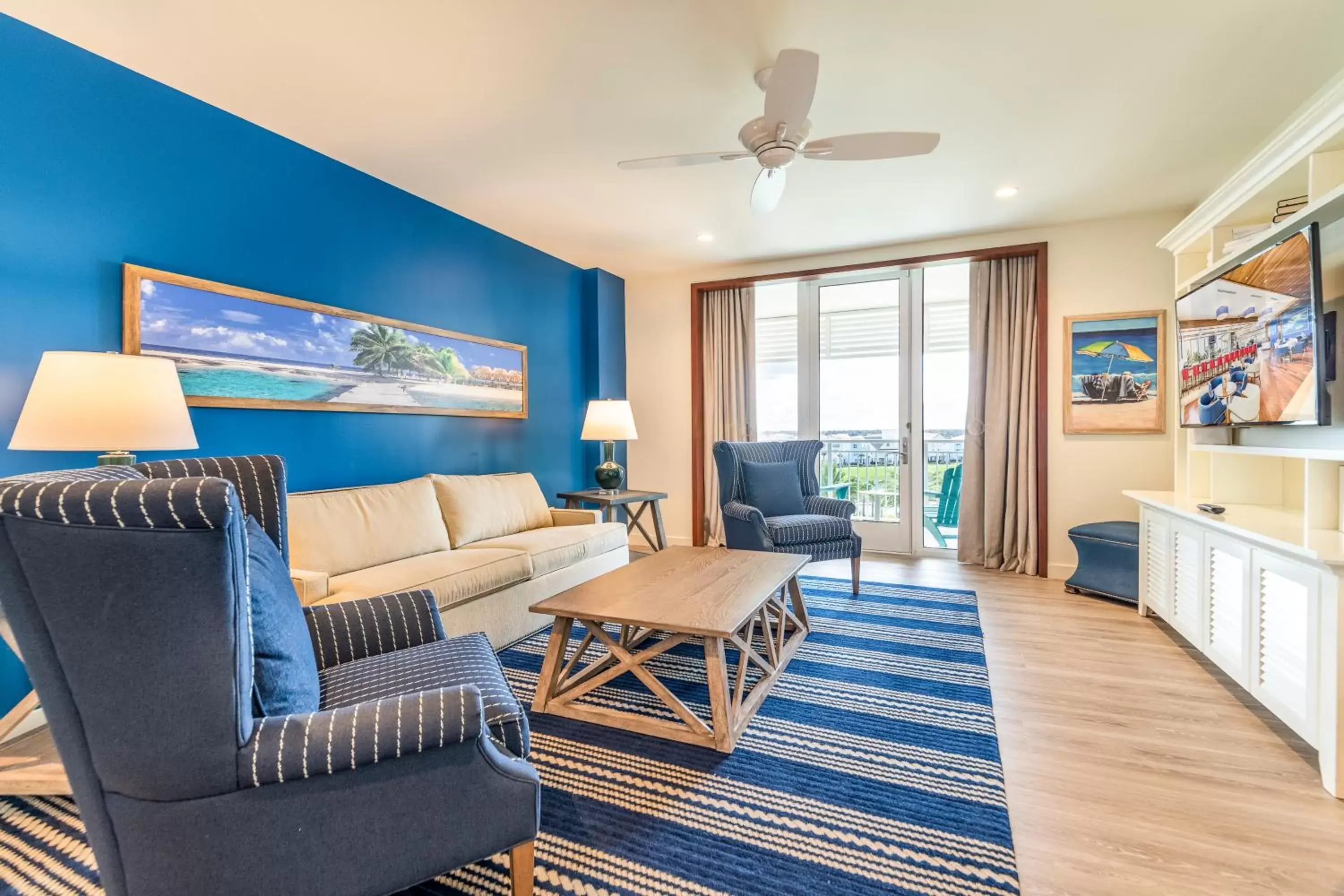 Living room, Seating Area in Margaritaville Resort Orlando