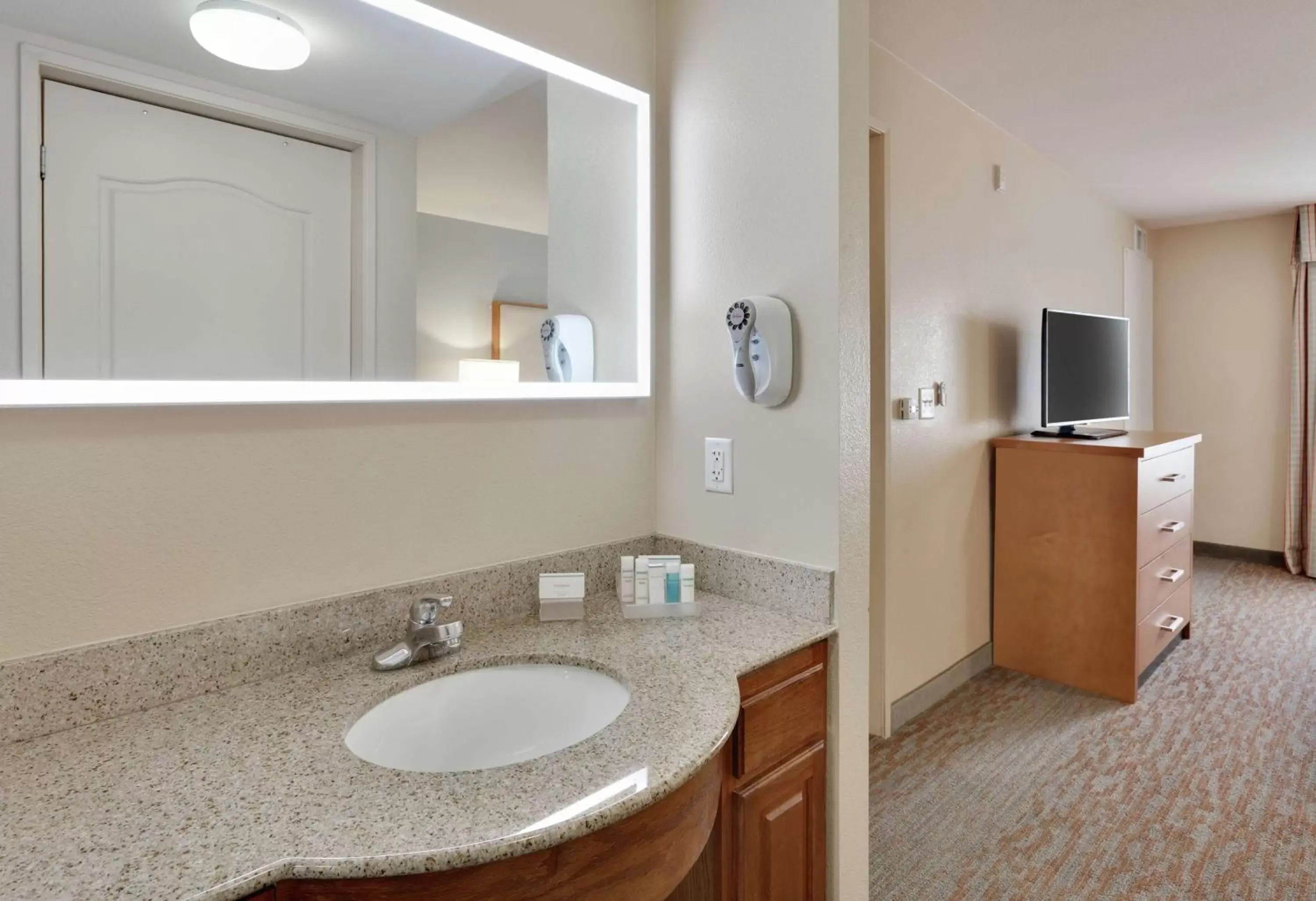 Bedroom, Bathroom in Homewood Suites by Hilton San Diego-Del Mar