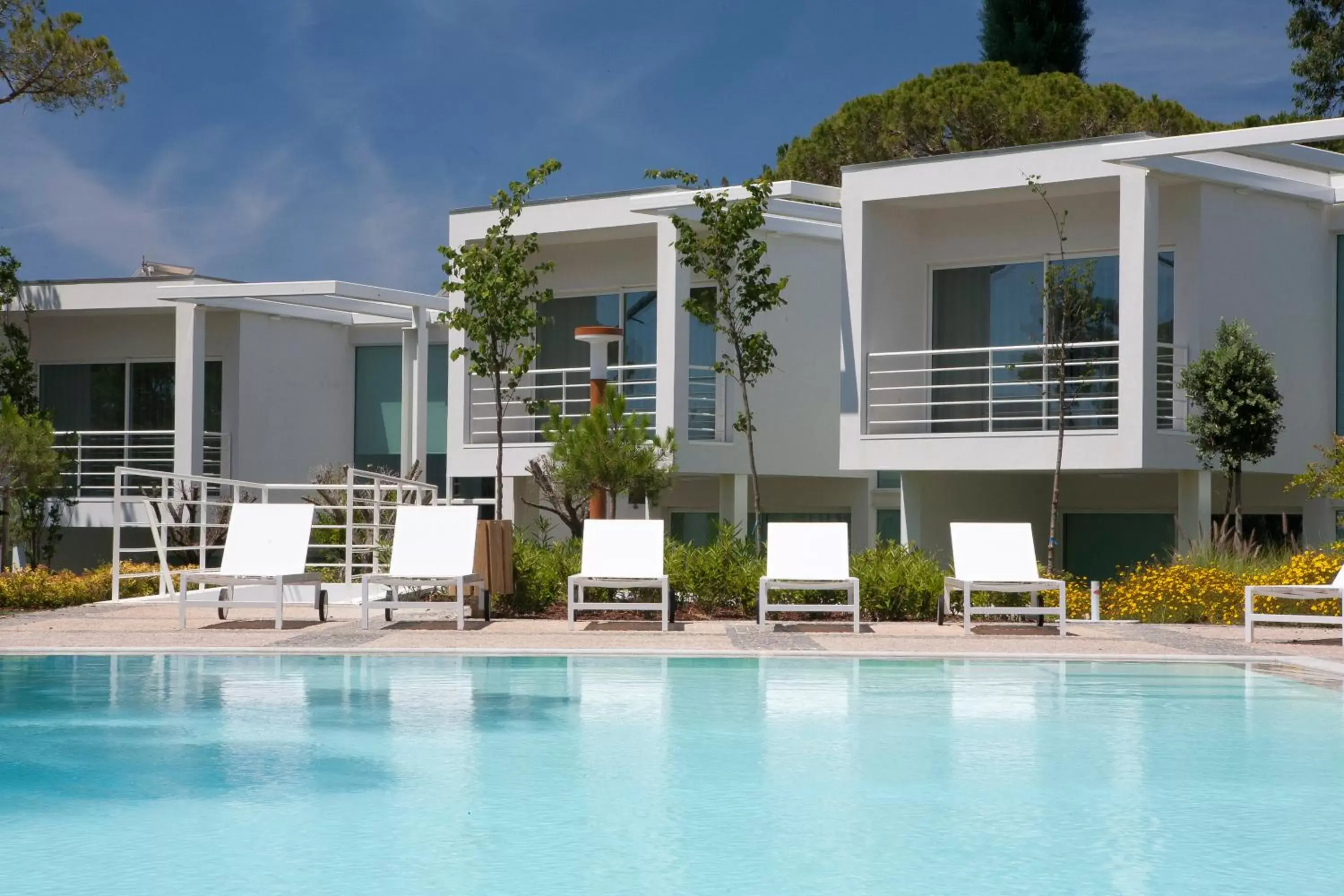 Swimming pool, Property Building in Onyria Marinha Boutique Hotel