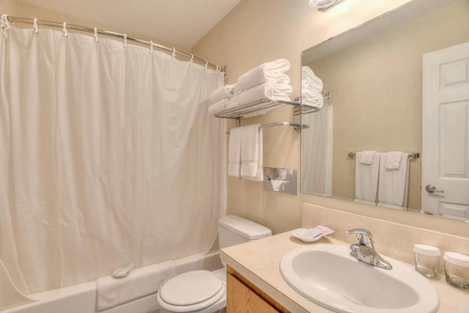 Shower, Bathroom in D Sands Rentals