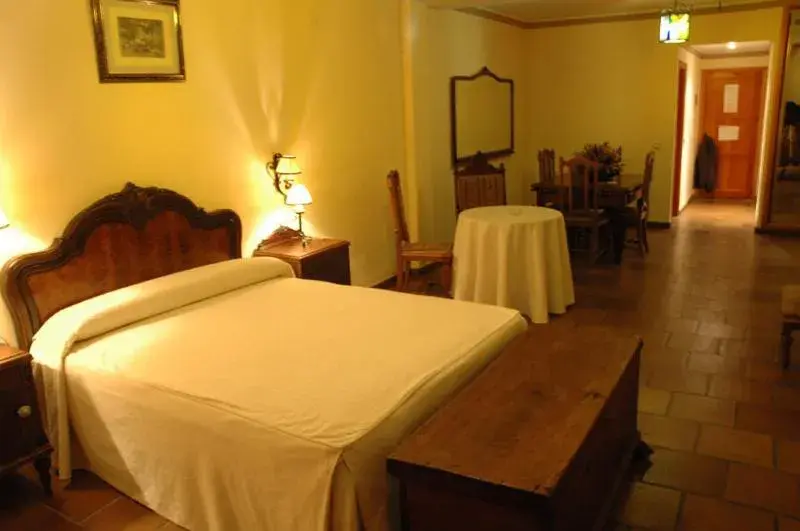 Photo of the whole room, Bed in Hotel Restaurante Seto