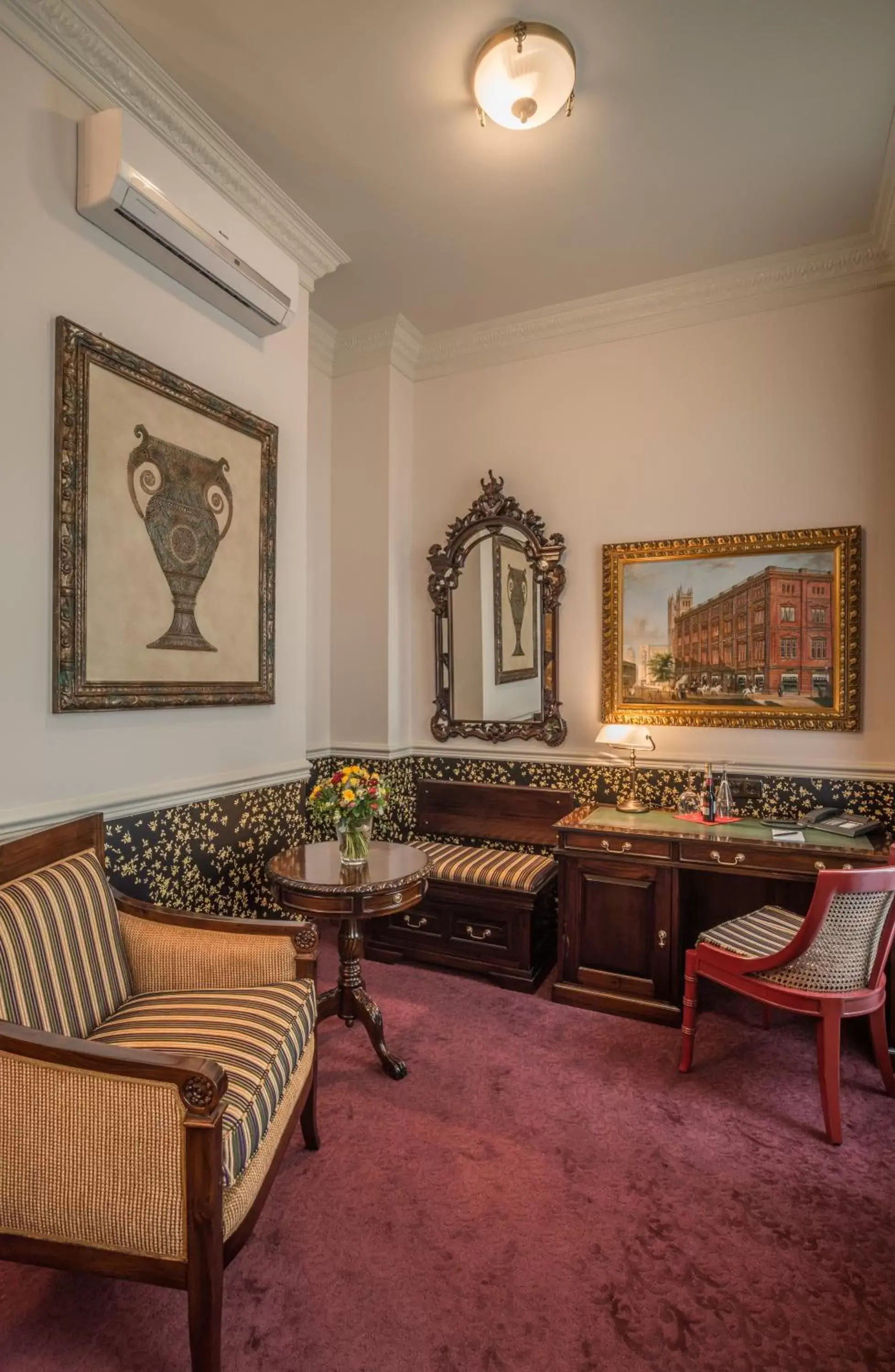 Seating Area in Myer's Hotel Berlin