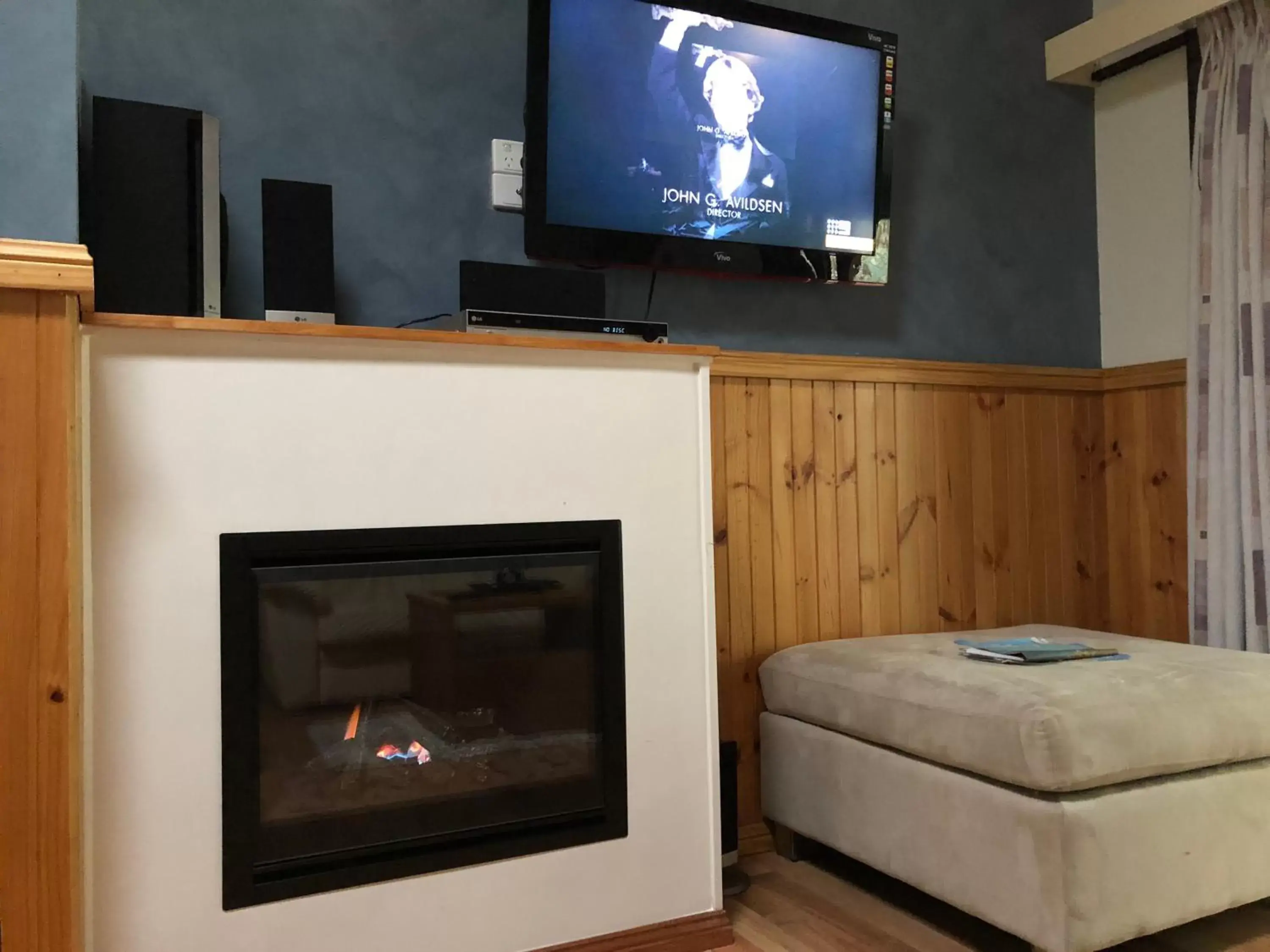 Living room, TV/Entertainment Center in Wanderers Retreat