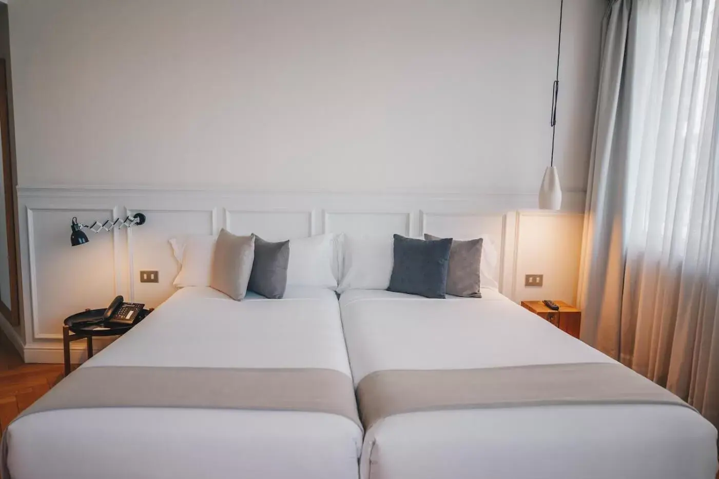 View (from property/room), Bed in Dear Hotel Madrid View (from property/room), Bed in Dear Hotel Madrid