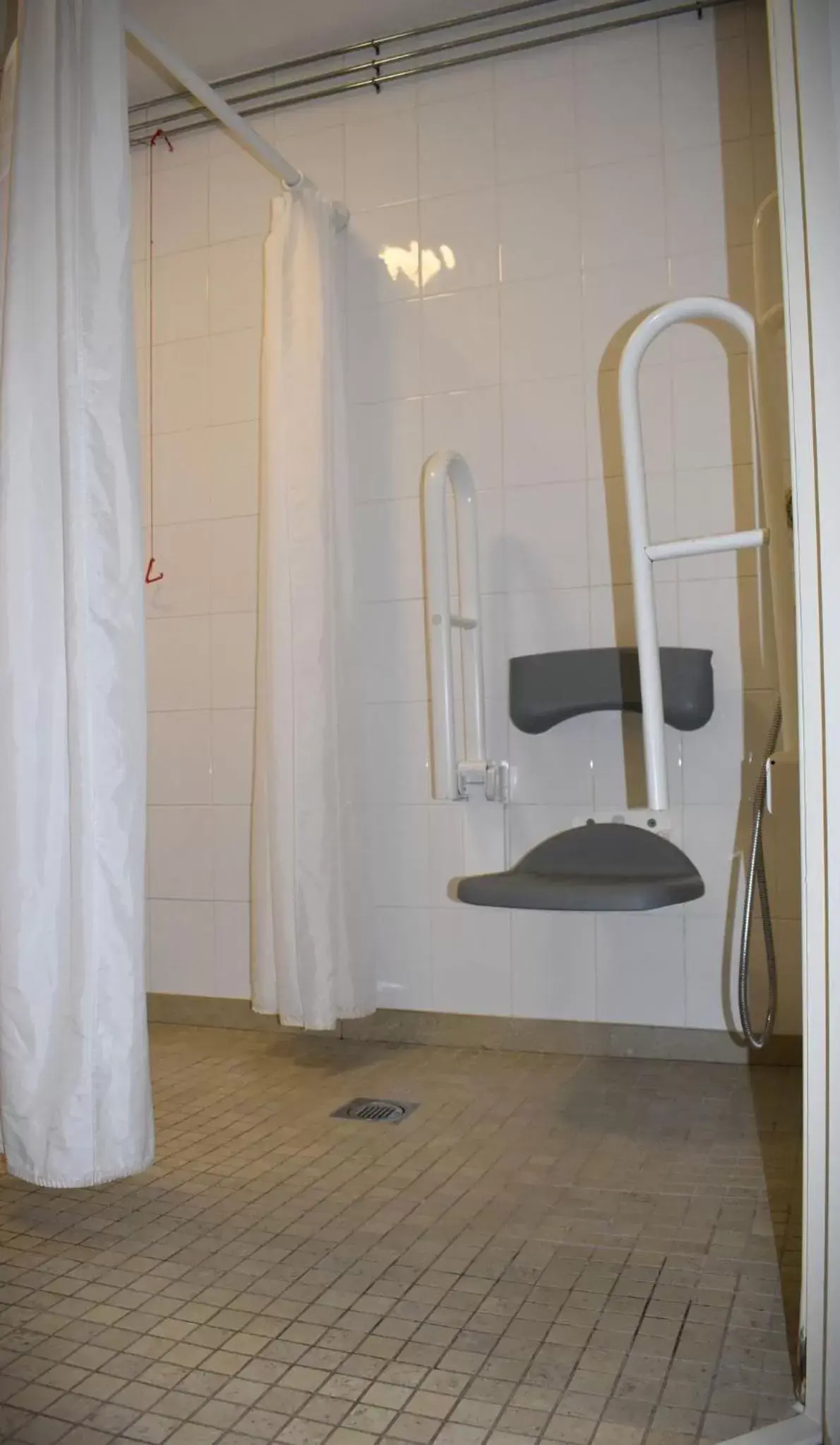 Shower, Bathroom in Eyesleepover