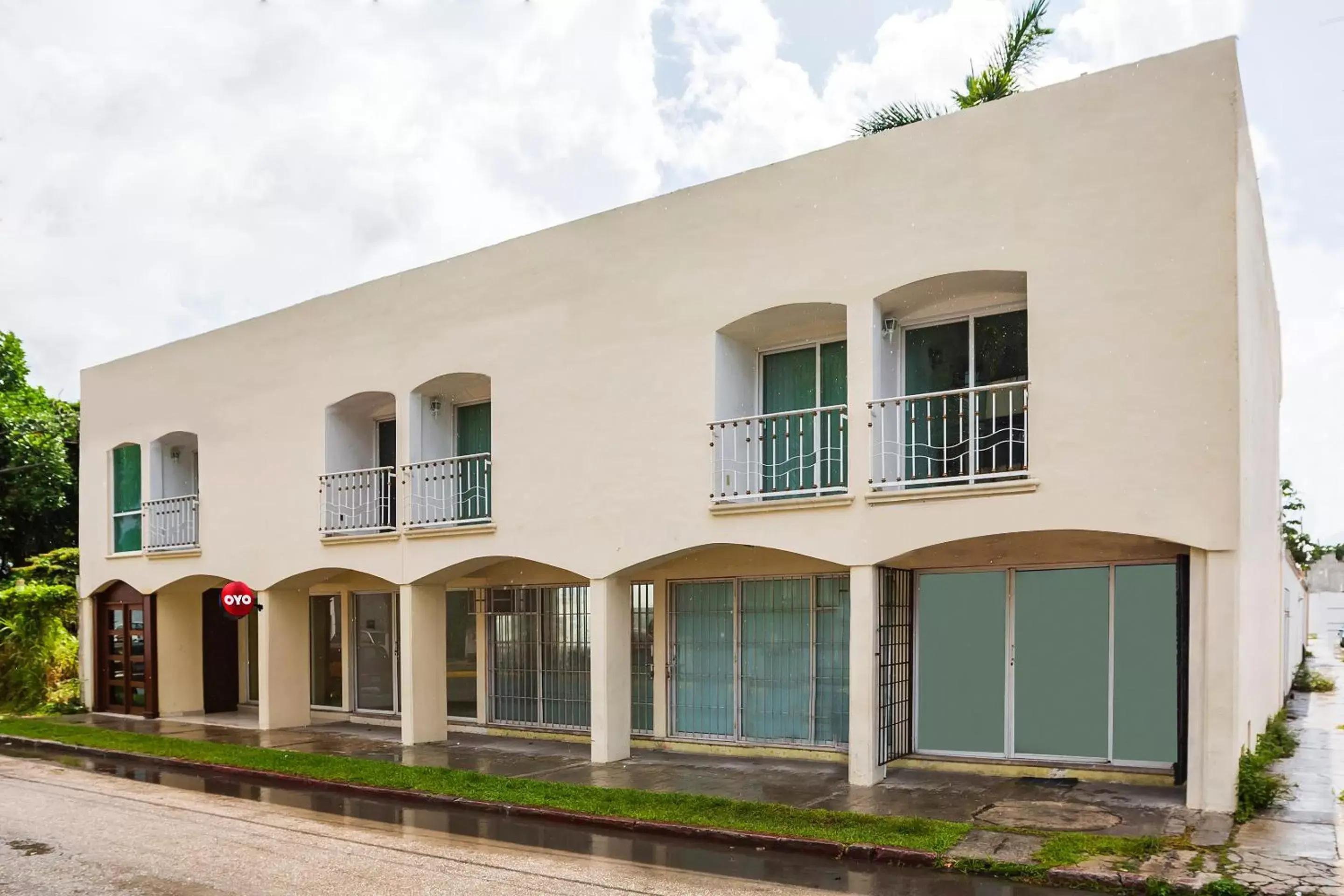 Property Building in OYO Hotel Dos Mundos,Aeropuerto Internacional de Cozumel