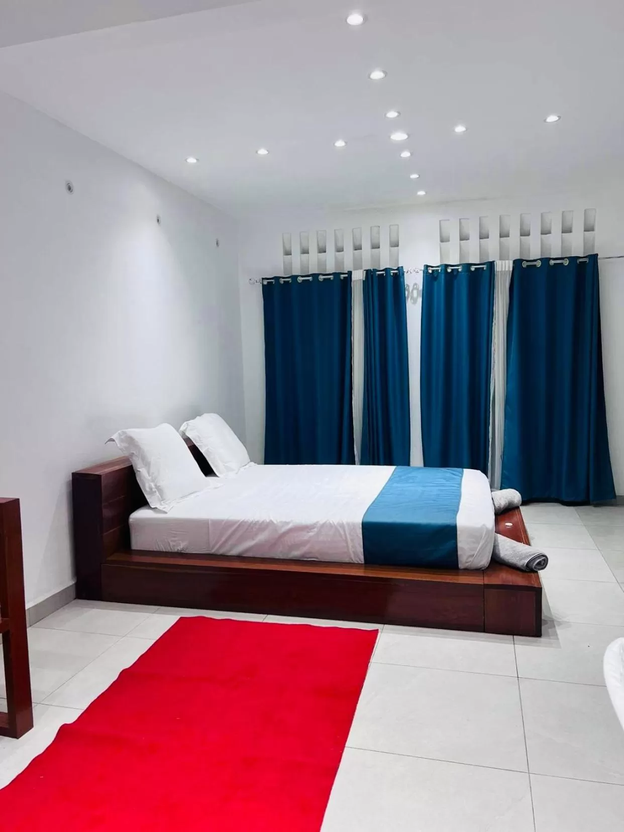 Bed in Le Majestic Toamasina Hotel