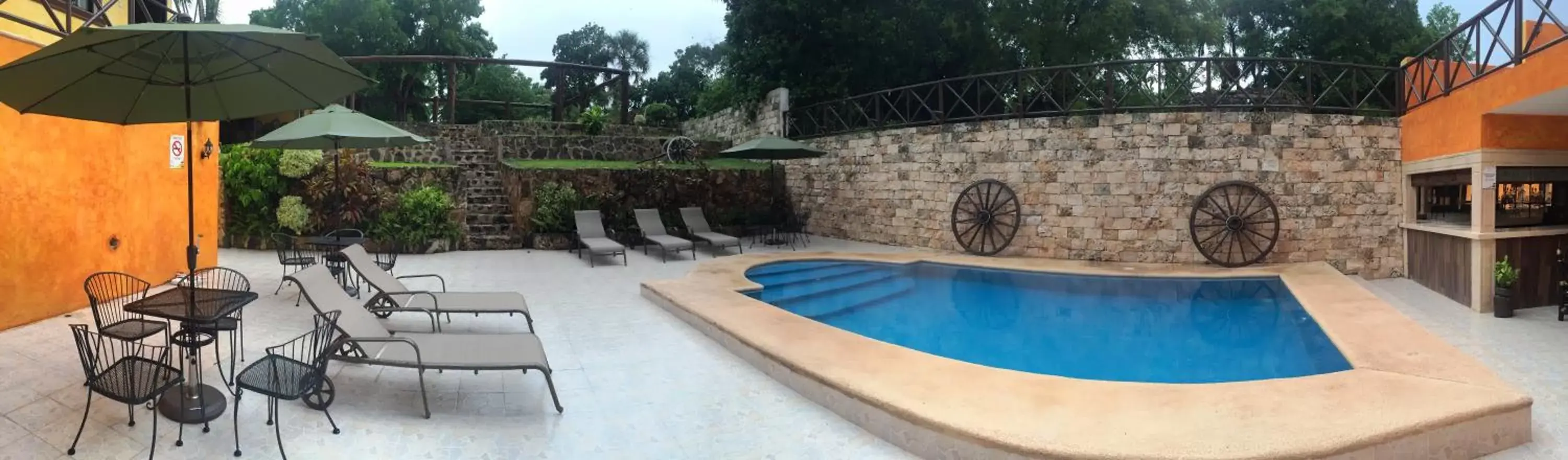 Patio, Swimming Pool in Hotel Rinconada del Convento