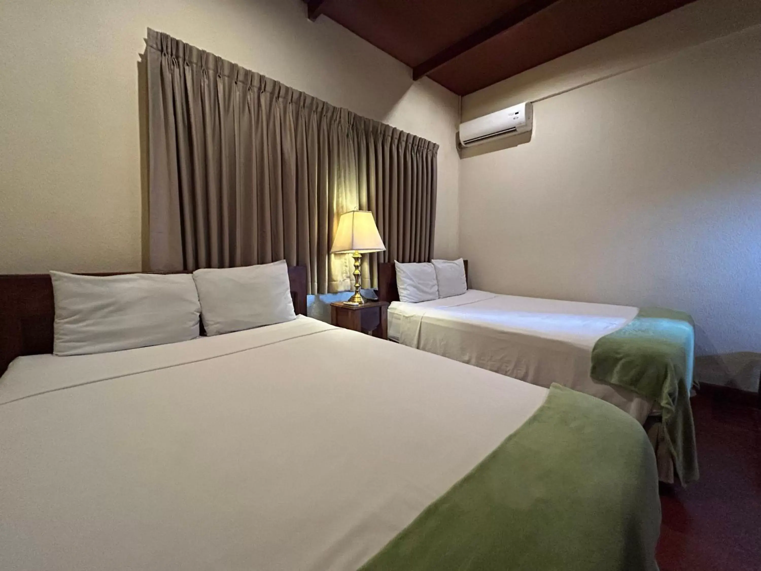 Double Room with Two Double Beds in Hotel del Patio Double Room with Two Double Beds in Hotel del Patio