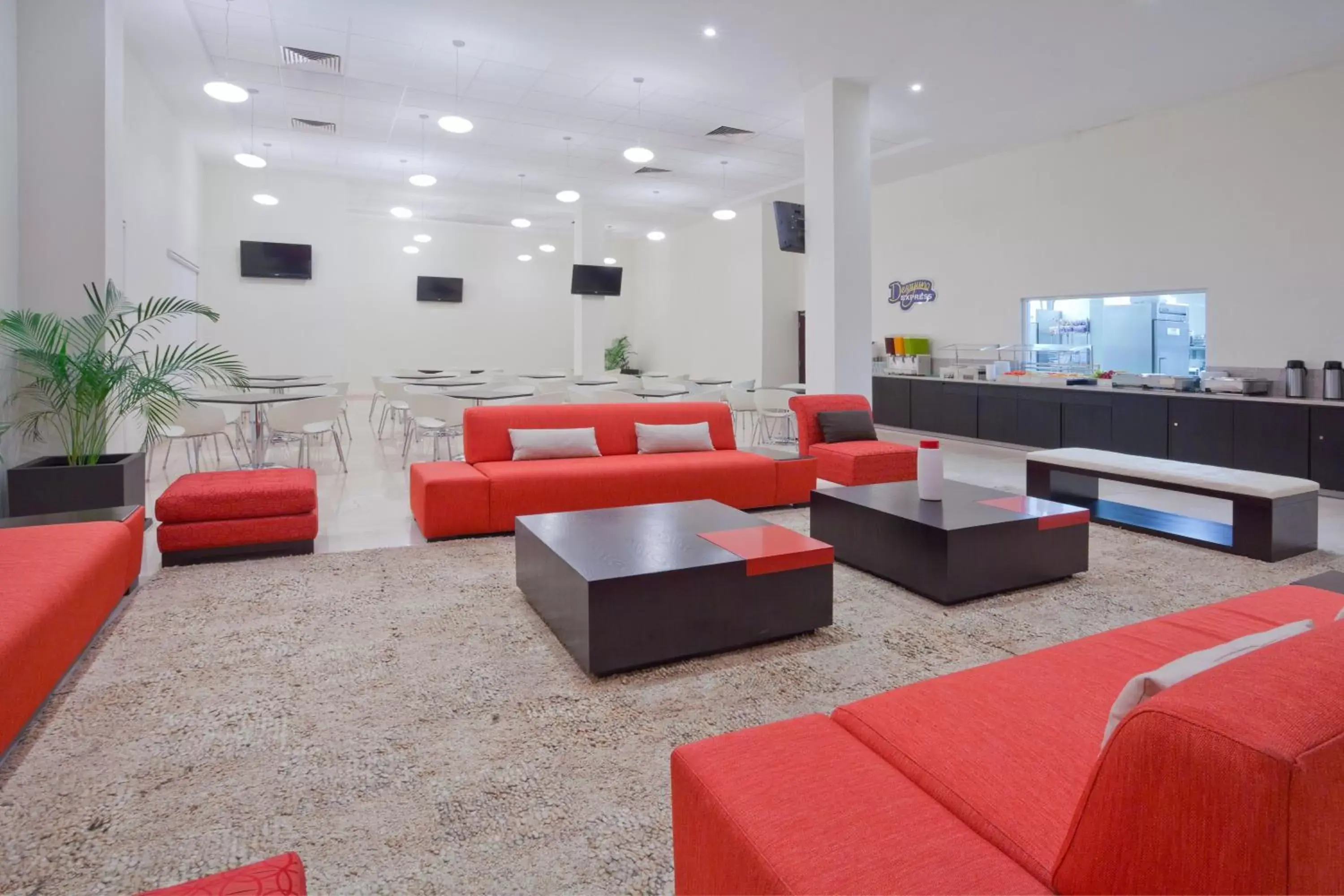 Restaurant/places to eat in Holiday Inn Express Ciudad Del Carmen, an IHG Hotel