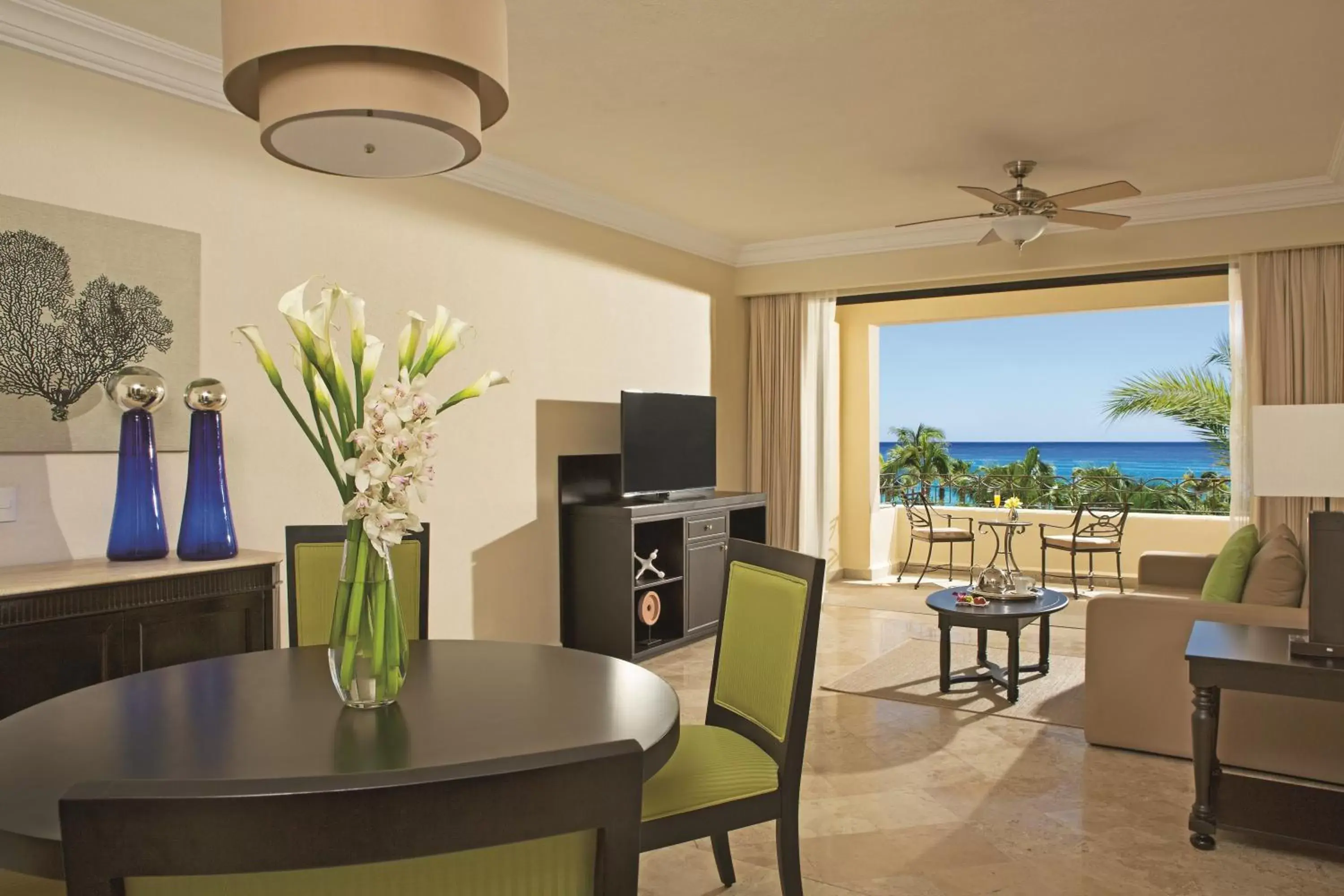 Family Master Two-Bedroom Suite (2 Adults + 2 Children) in Dreams Los Cabos Suites Golf Resort & Spa Family Master Two-Bedroom Suite (2 Adults + 2 Children) in Dreams Los Cabos Suites Golf Resort & Spa
