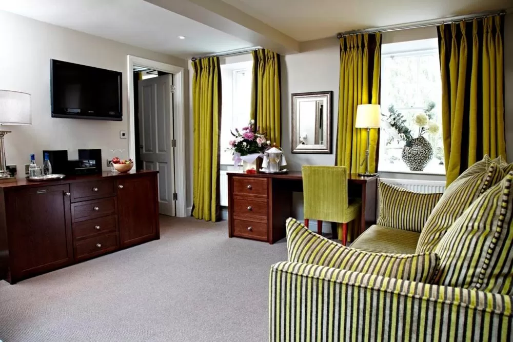 Photo of the whole room in Trout Hotel