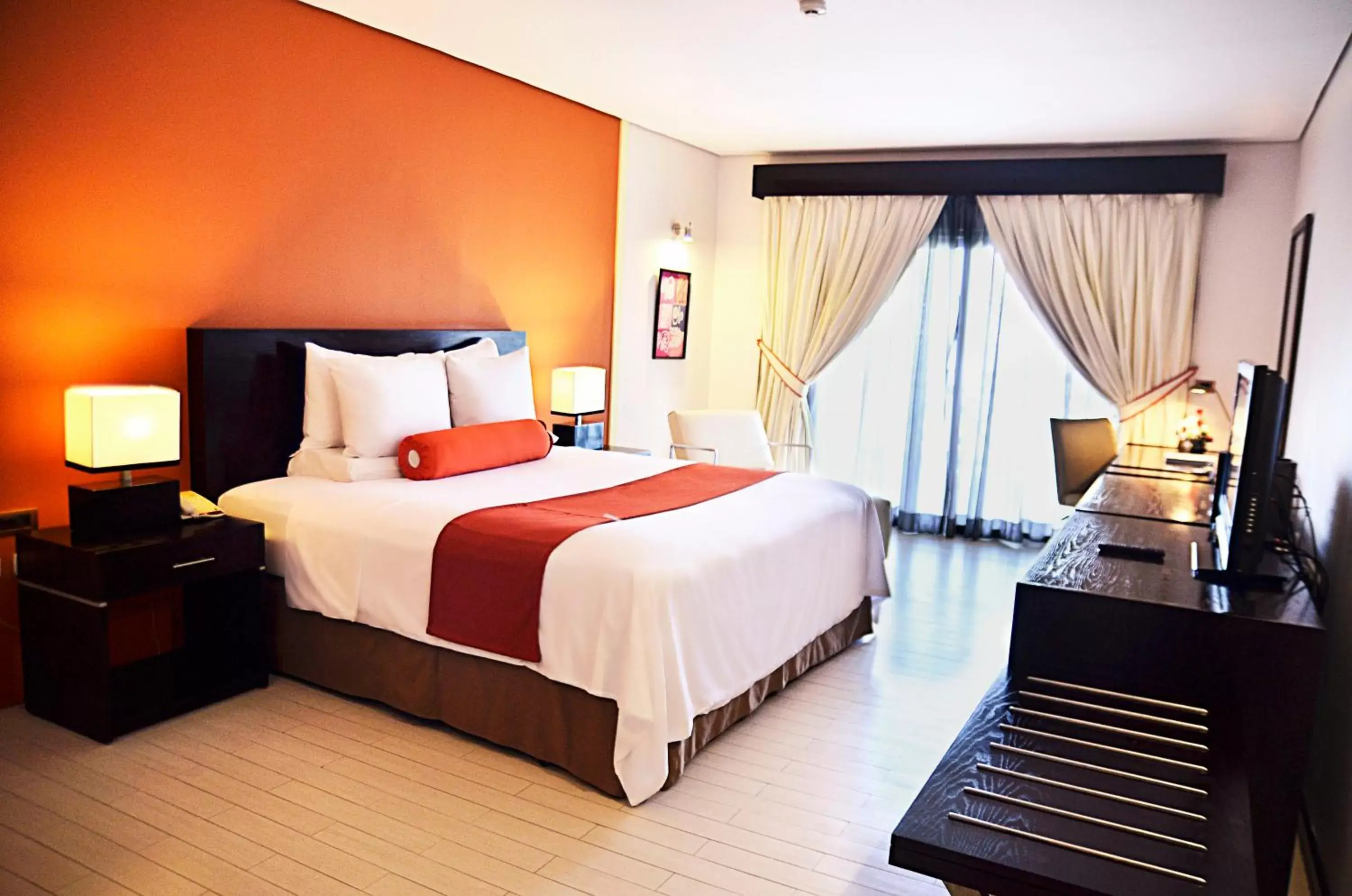 Bedroom, Bed in Thunderbird Resorts - Poro Point